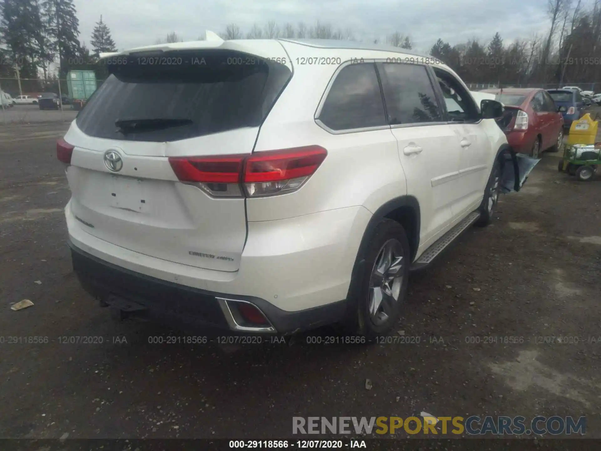 4 Photograph of a damaged car 5TDDZRFHXKS942971 TOYOTA HIGHLANDER 2019