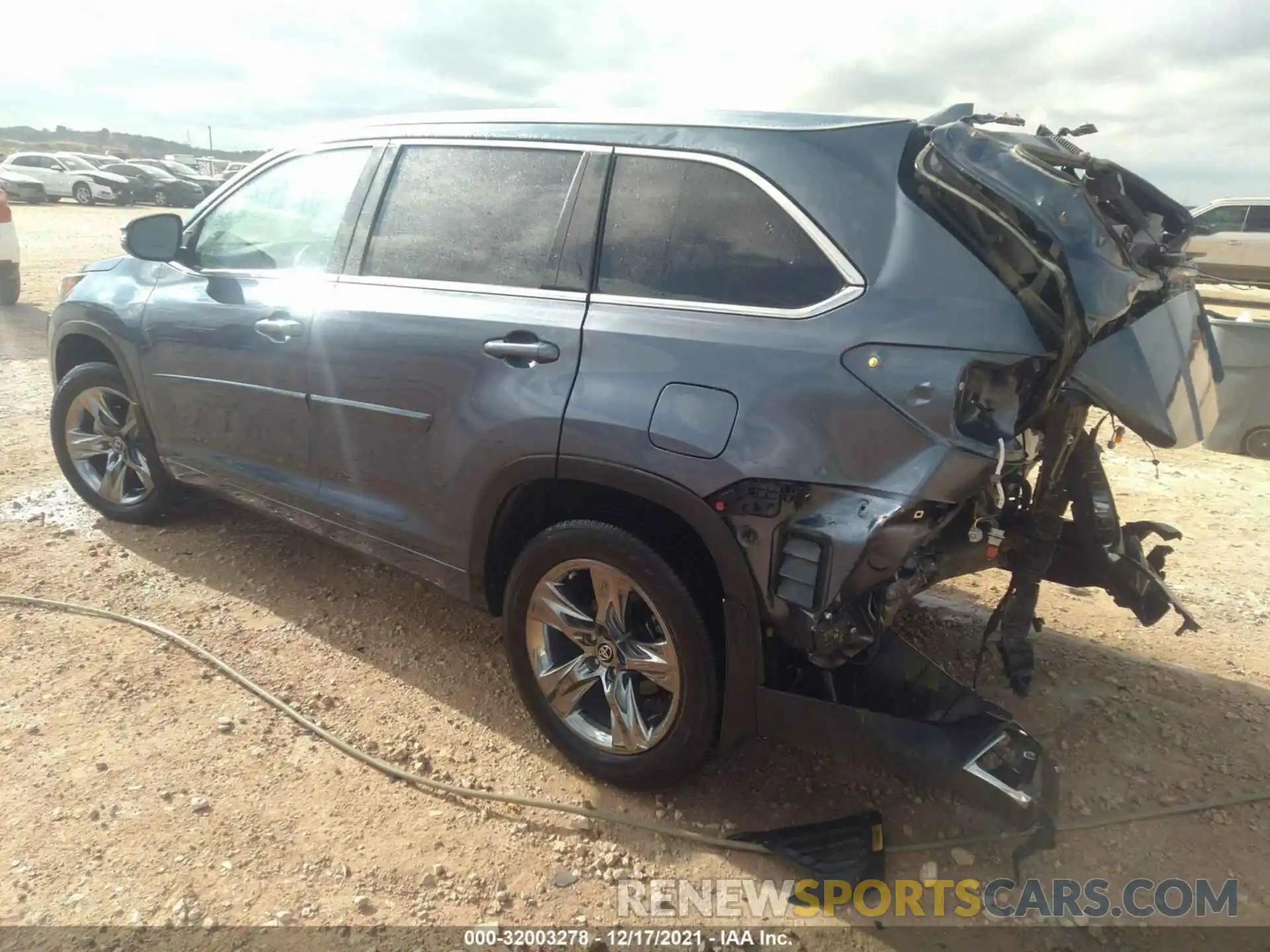 3 Photograph of a damaged car 5TDDZRFHXKS948401 TOYOTA HIGHLANDER 2019