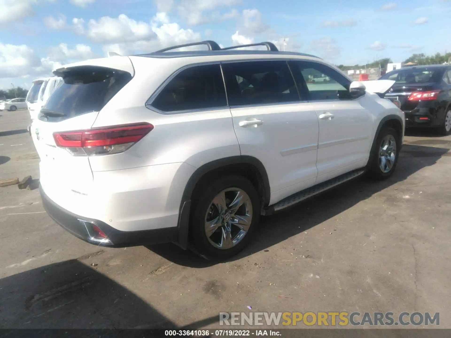 4 Photograph of a damaged car 5TDDZRFHXKS973721 TOYOTA HIGHLANDER 2019