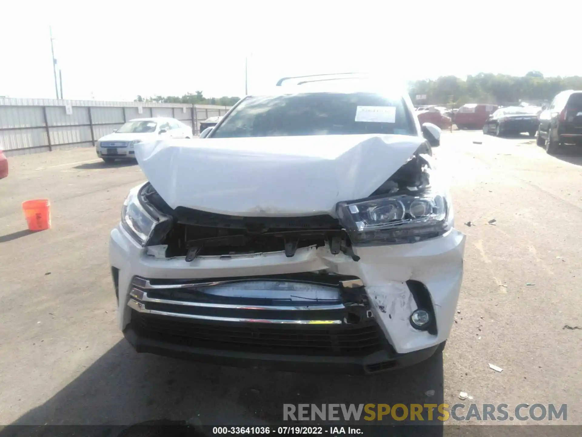 6 Photograph of a damaged car 5TDDZRFHXKS973721 TOYOTA HIGHLANDER 2019