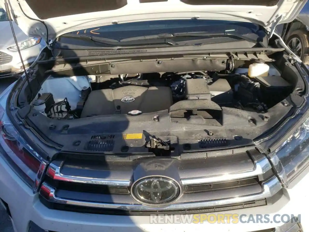 7 Photograph of a damaged car 5TDDZRFHXKS974271 TOYOTA HIGHLANDER 2019