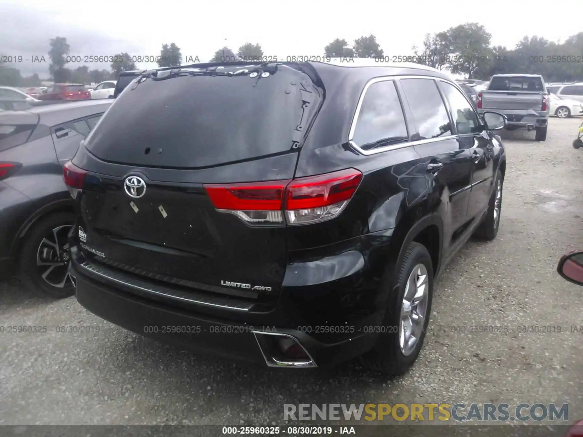 4 Photograph of a damaged car 5TDDZRFHXKS985108 TOYOTA HIGHLANDER 2019