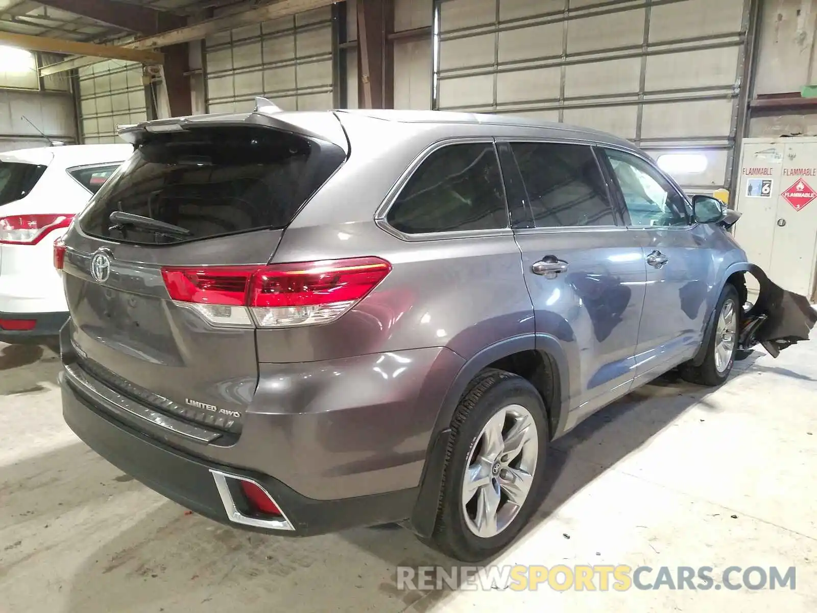 4 Photograph of a damaged car 5TDDZRFHXKS988851 TOYOTA HIGHLANDER 2019