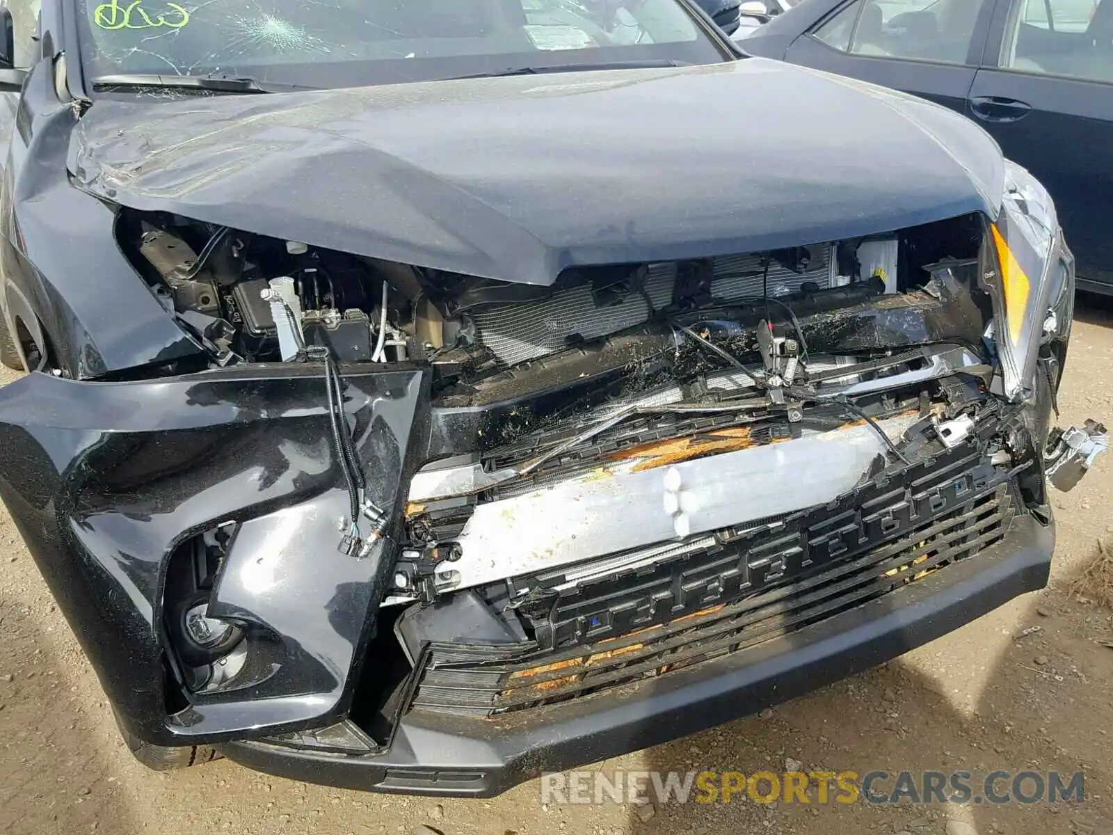 9 Photograph of a damaged car 5TDDZRFHXKS998098 TOYOTA HIGHLANDER 2019