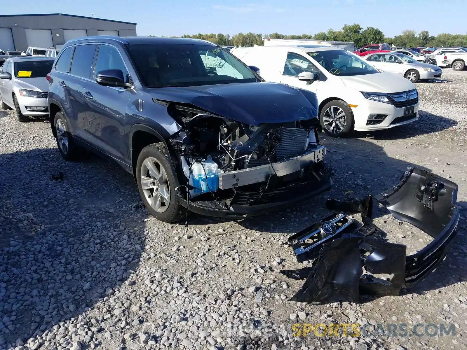 1 Photograph of a damaged car 5TDDZRFHXKS998621 TOYOTA HIGHLANDER 2019