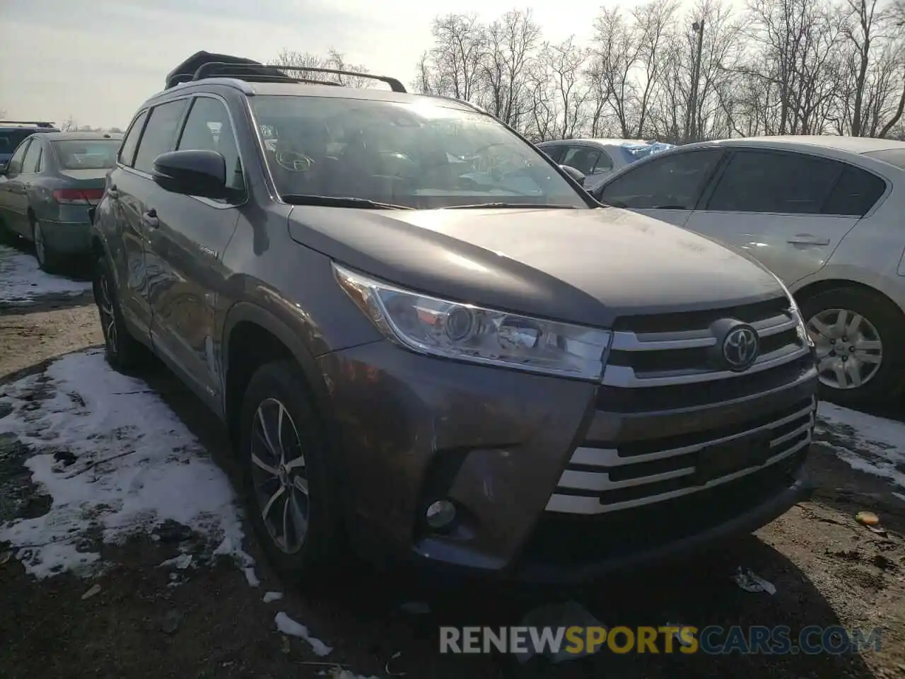 1 Photograph of a damaged car 5TDJGRFH0KS065335 TOYOTA HIGHLANDER 2019