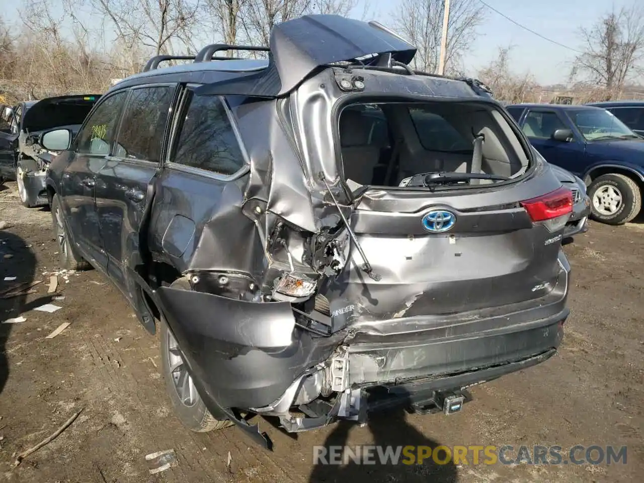 3 Photograph of a damaged car 5TDJGRFH0KS065335 TOYOTA HIGHLANDER 2019