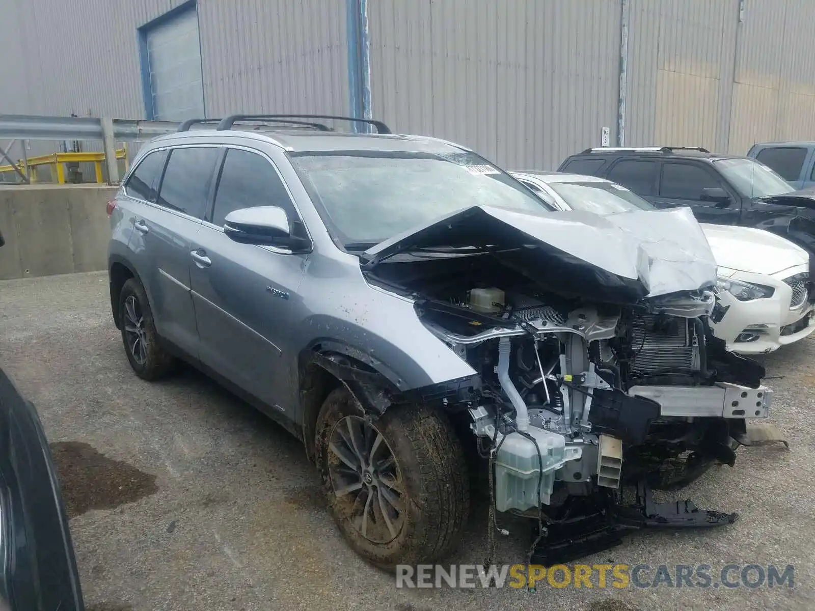 1 Photograph of a damaged car 5TDJGRFH0KS070776 TOYOTA HIGHLANDER 2019