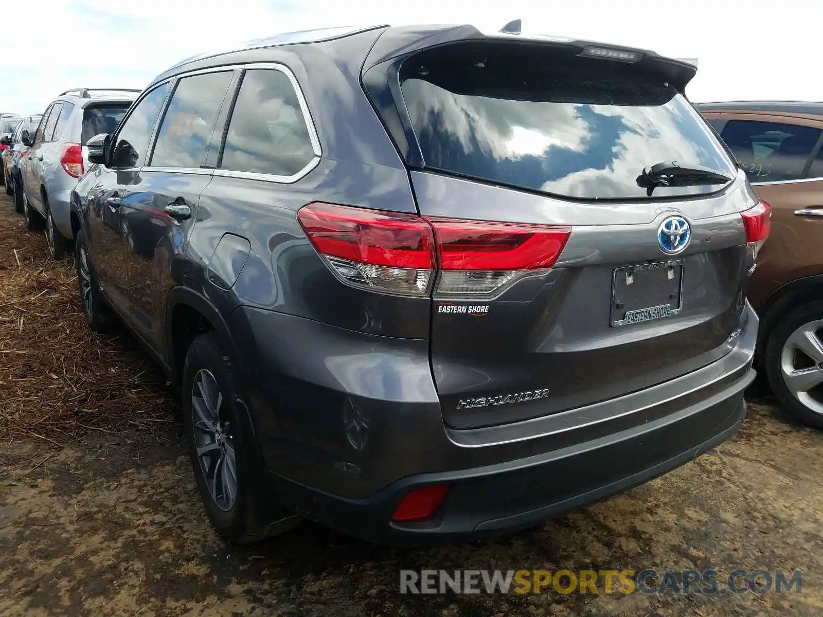 3 Photograph of a damaged car 5TDJGRFH0KS073130 TOYOTA HIGHLANDER 2019