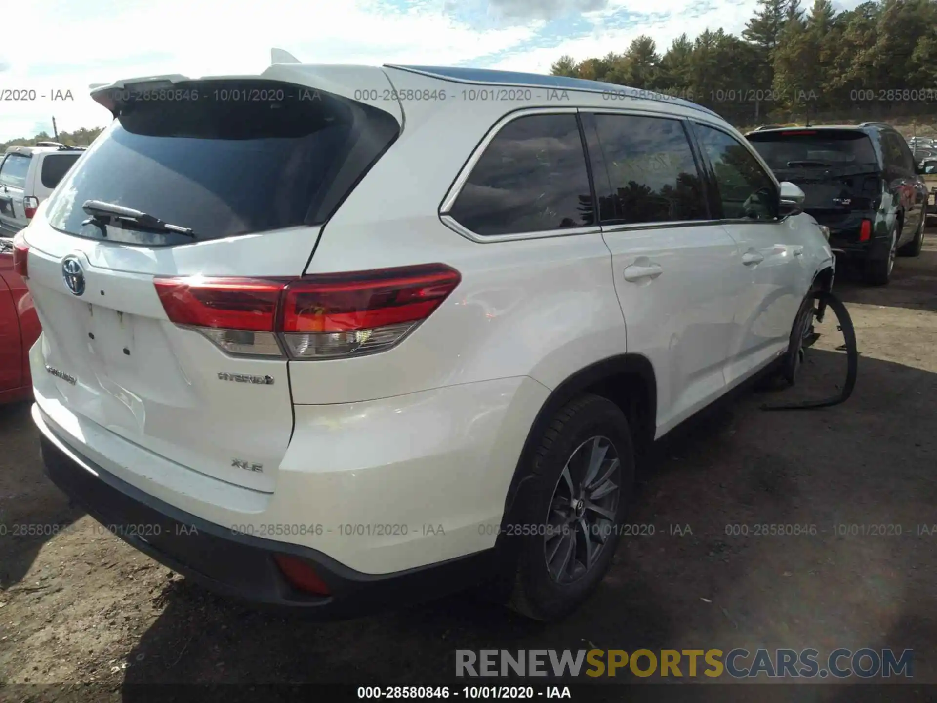 4 Photograph of a damaged car 5TDJGRFH1KS053338 TOYOTA HIGHLANDER 2019