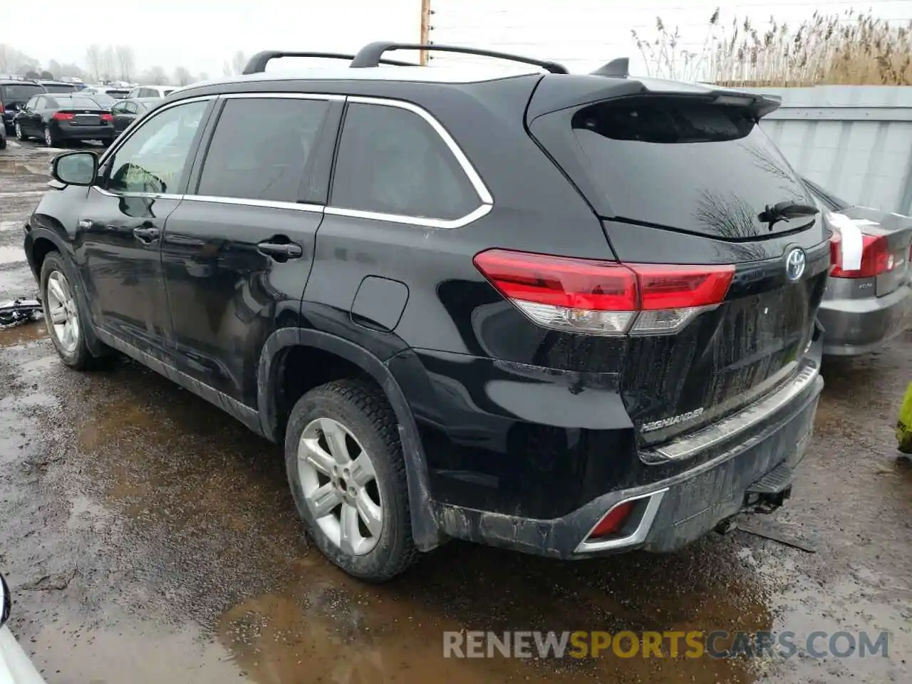 3 Photograph of a damaged car 5TDJGRFH1KS067448 TOYOTA HIGHLANDER 2019