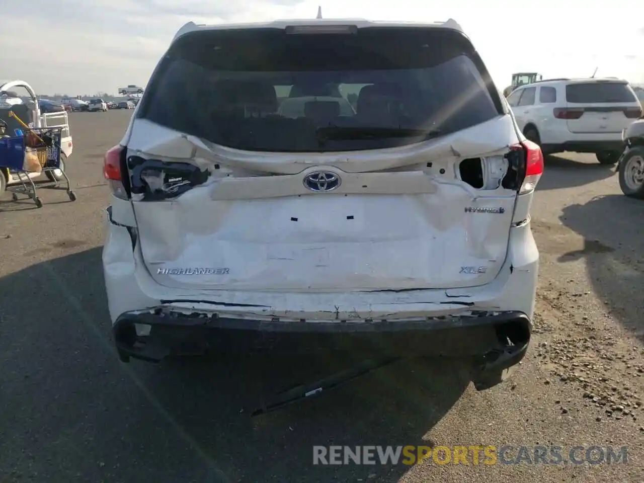 9 Photograph of a damaged car 5TDJGRFH1KS068843 TOYOTA HIGHLANDER 2019