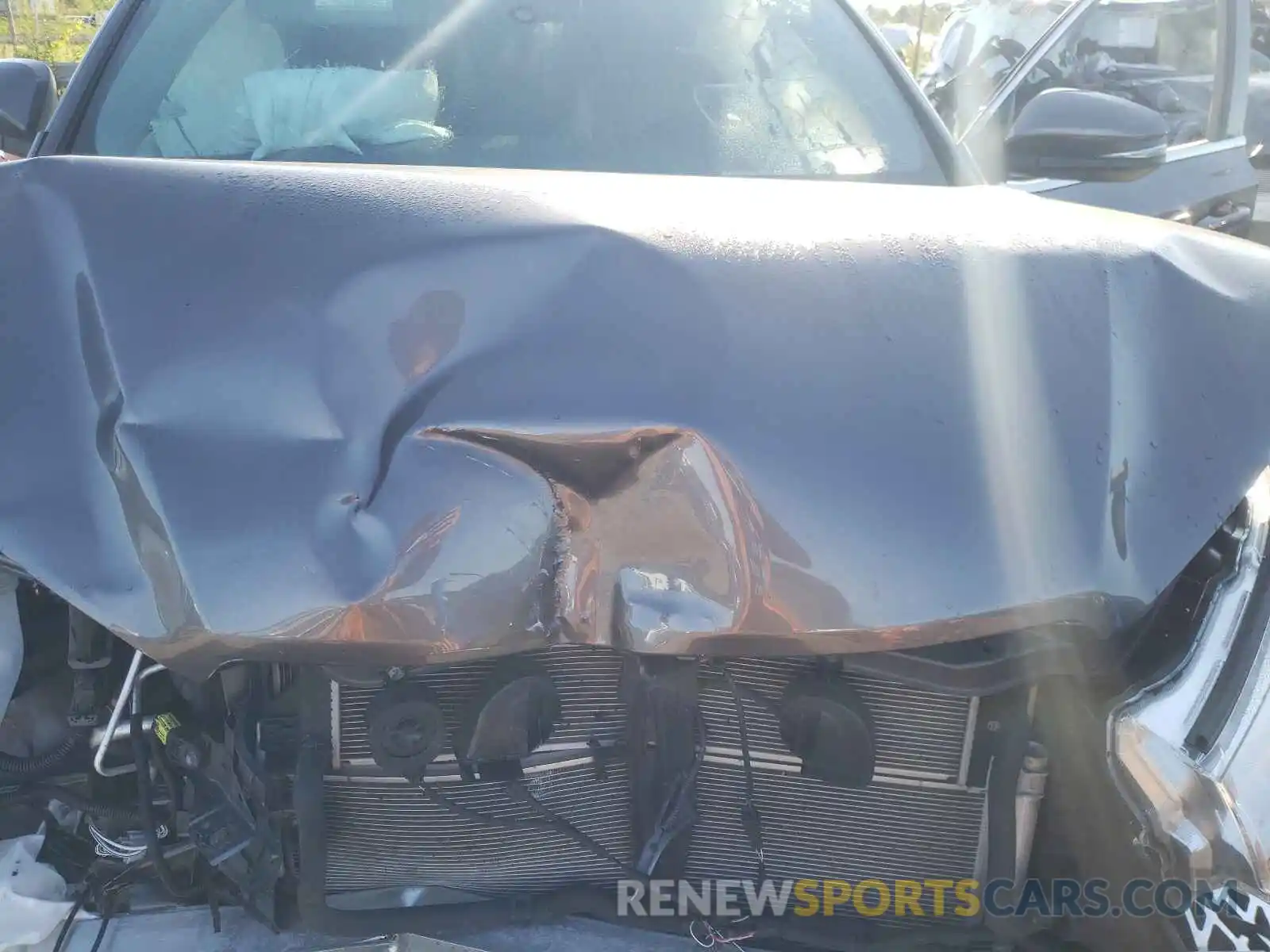 7 Photograph of a damaged car 5TDJGRFH1KS069233 TOYOTA HIGHLANDER 2019