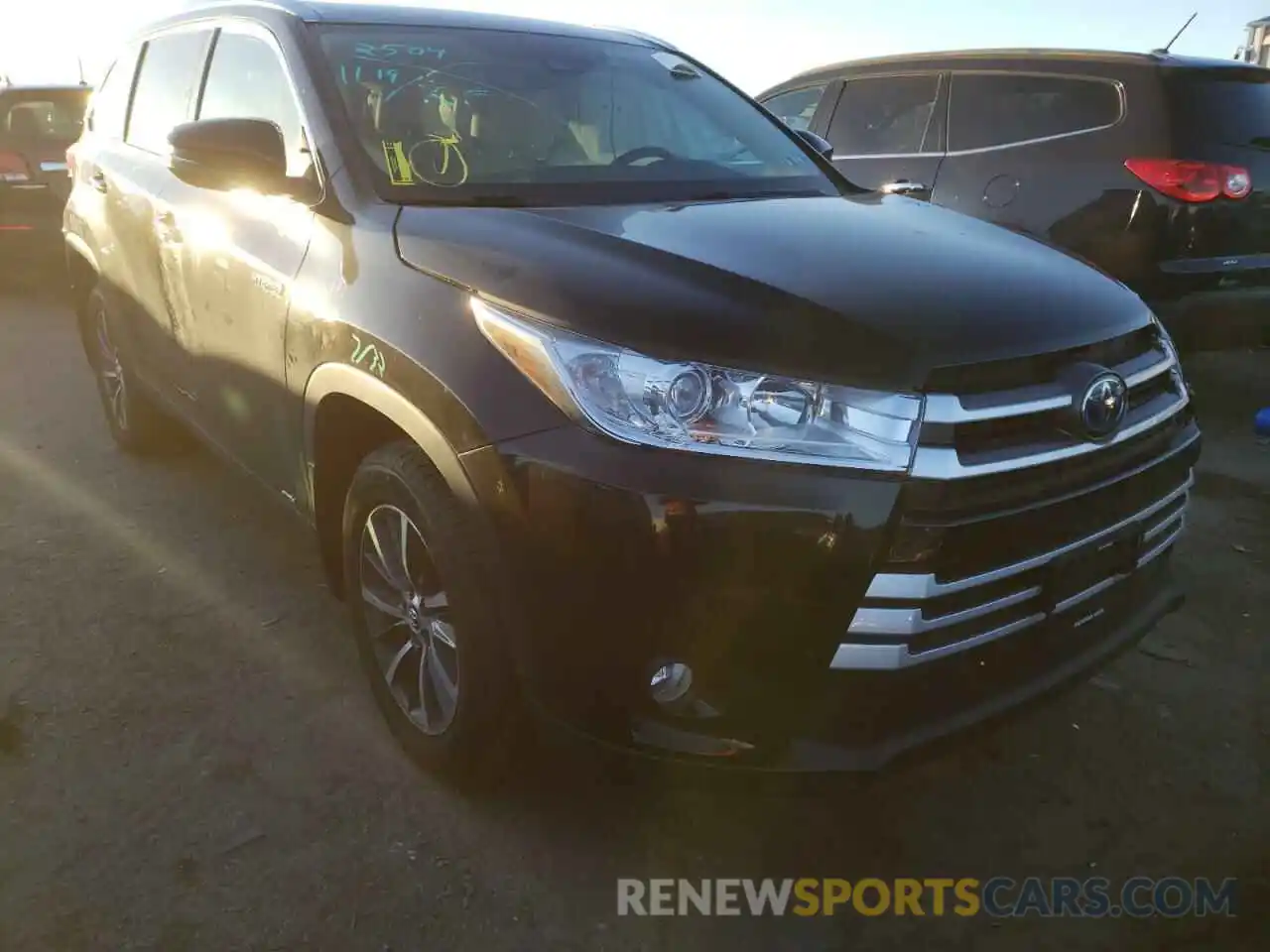 1 Фотография поврежденного автомобиля 5TDJGRFH1KS069586 TOYOTA HIGHLANDER 2019