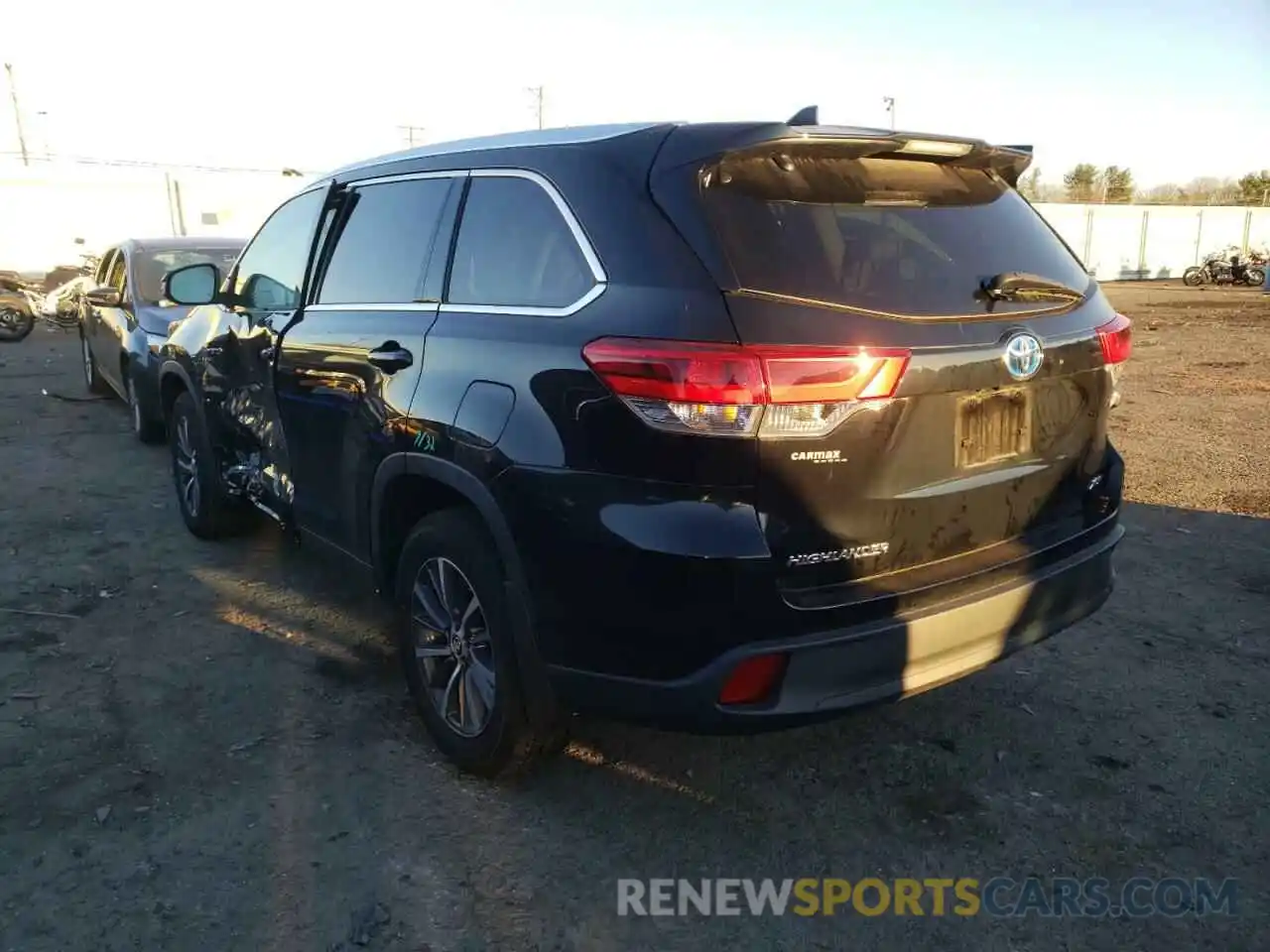 3 Фотография поврежденного автомобиля 5TDJGRFH1KS069586 TOYOTA HIGHLANDER 2019