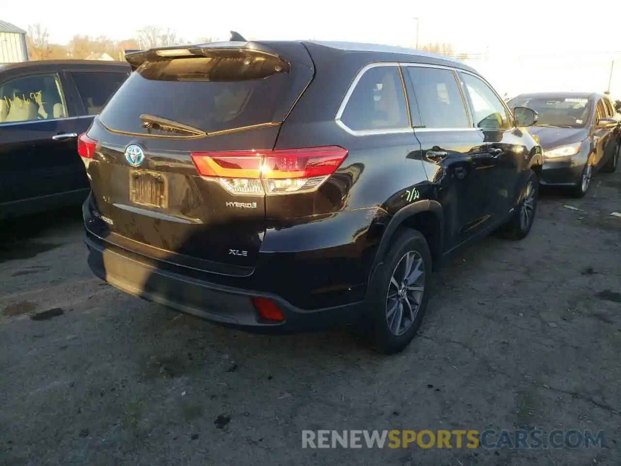 4 Фотография поврежденного автомобиля 5TDJGRFH1KS069586 TOYOTA HIGHLANDER 2019