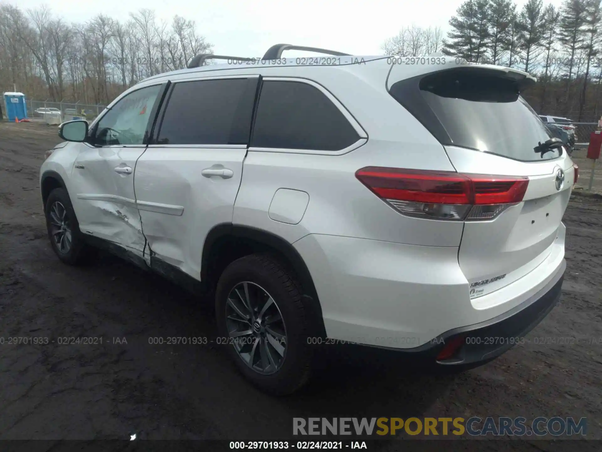 3 Photograph of a damaged car 5TDJGRFH1KS073167 TOYOTA HIGHLANDER 2019