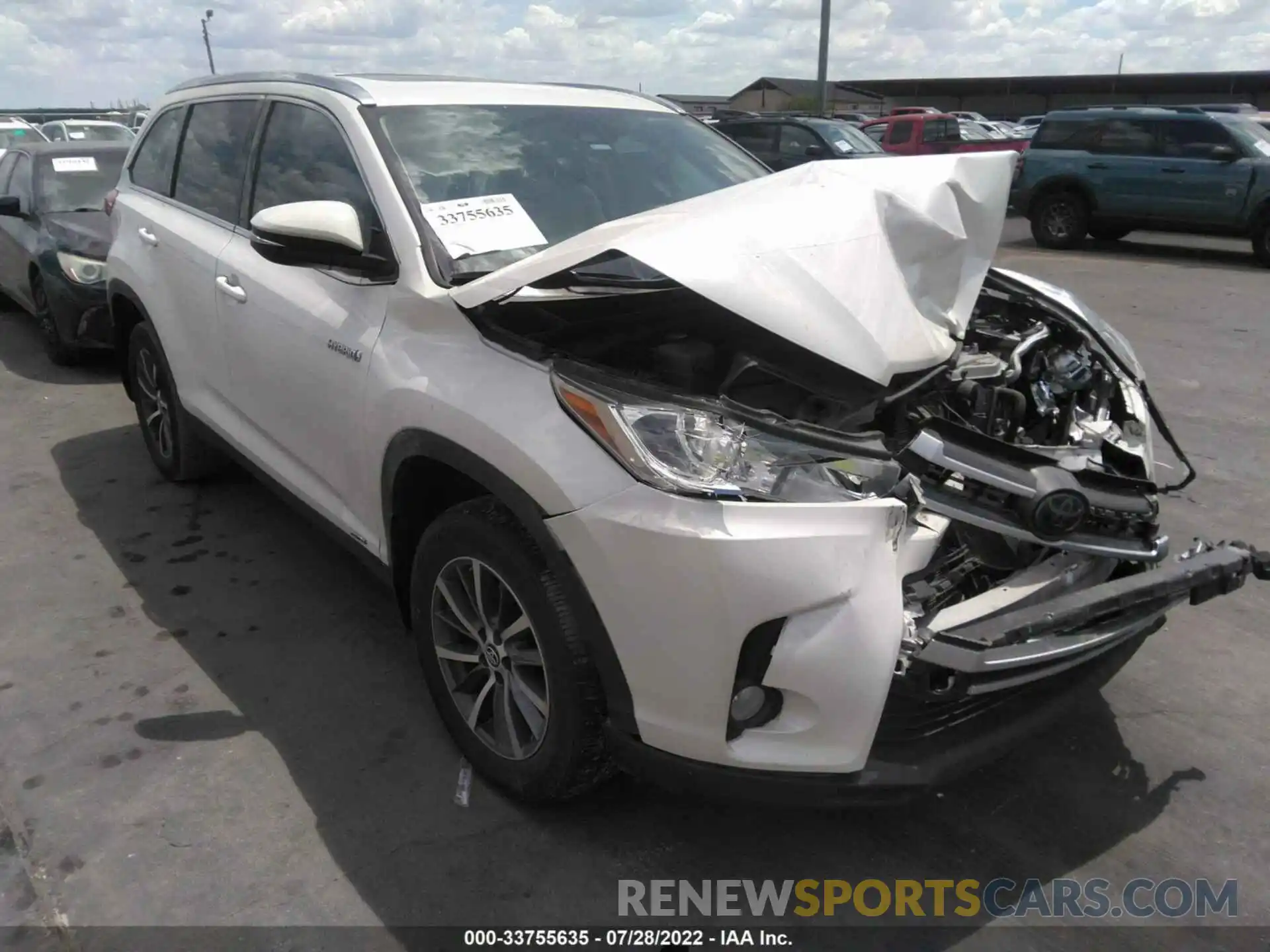 1 Photograph of a damaged car 5TDJGRFH2KS058922 TOYOTA HIGHLANDER 2019