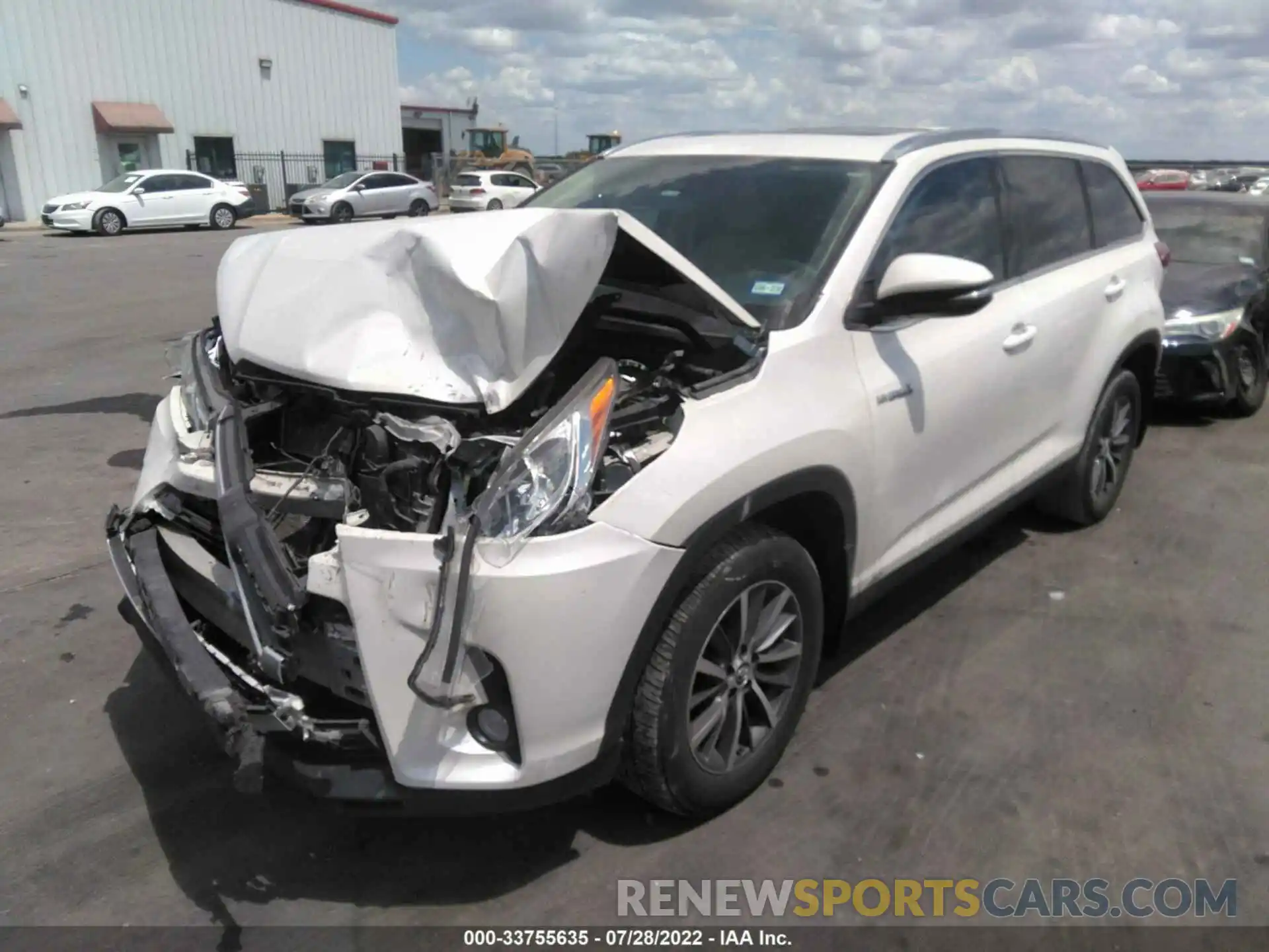 2 Photograph of a damaged car 5TDJGRFH2KS058922 TOYOTA HIGHLANDER 2019