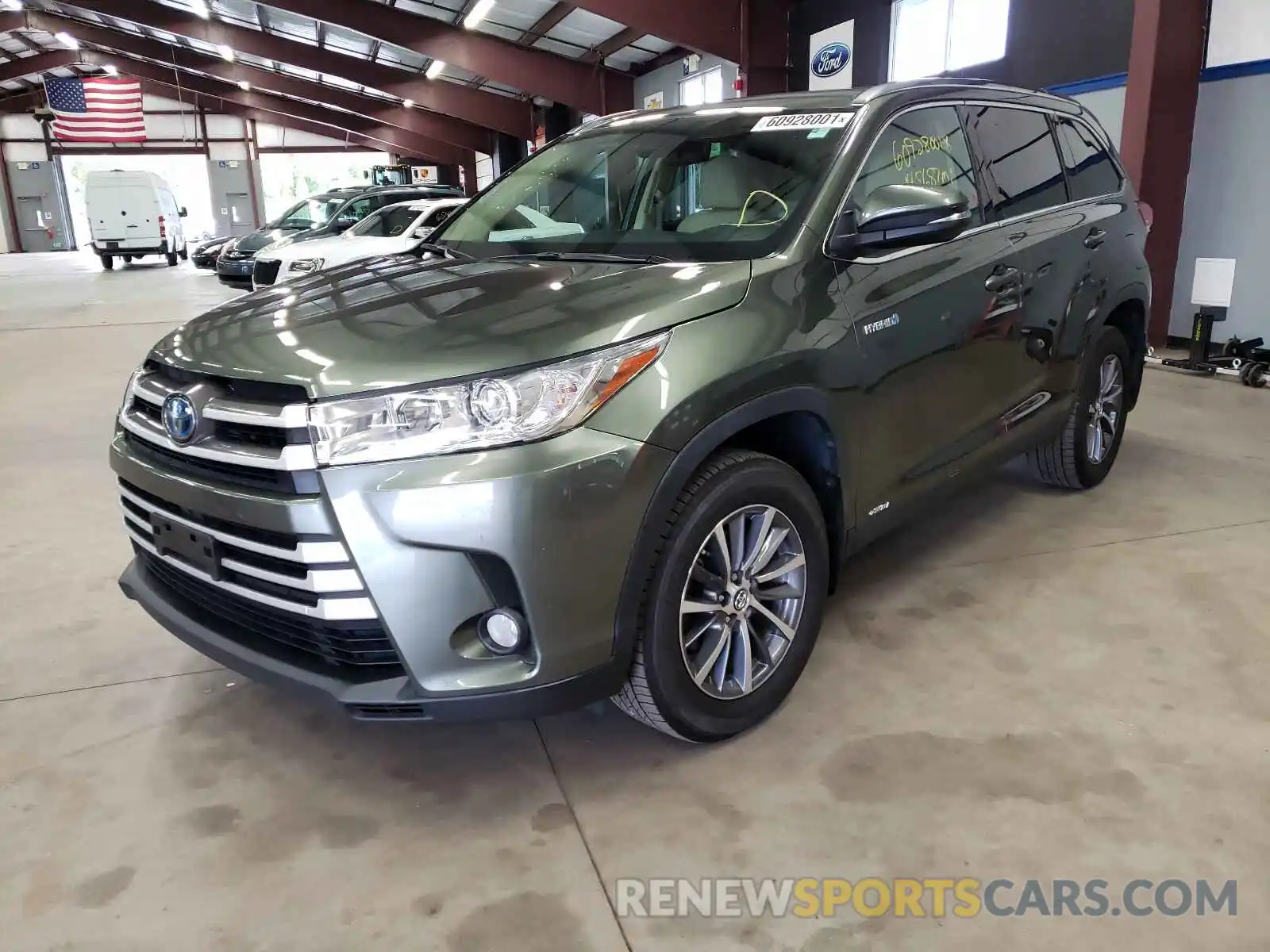 2 Photograph of a damaged car 5TDJGRFH2KS062355 TOYOTA HIGHLANDER 2019