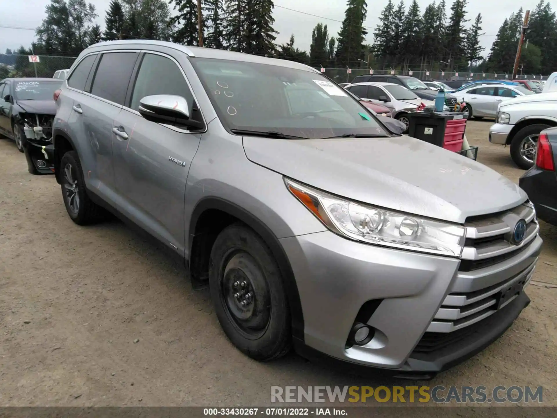 1 Photograph of a damaged car 5TDJGRFH2KS063408 TOYOTA HIGHLANDER 2019