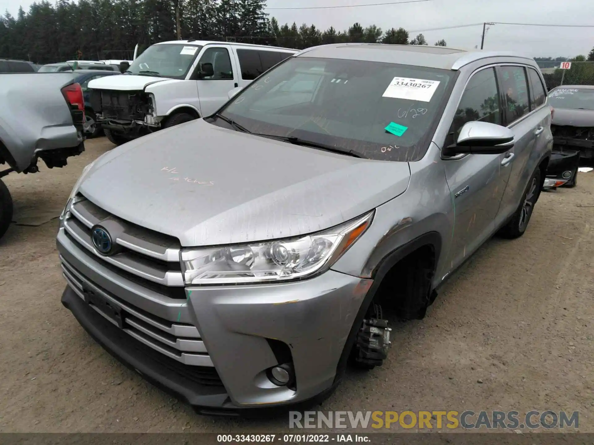 2 Photograph of a damaged car 5TDJGRFH2KS063408 TOYOTA HIGHLANDER 2019