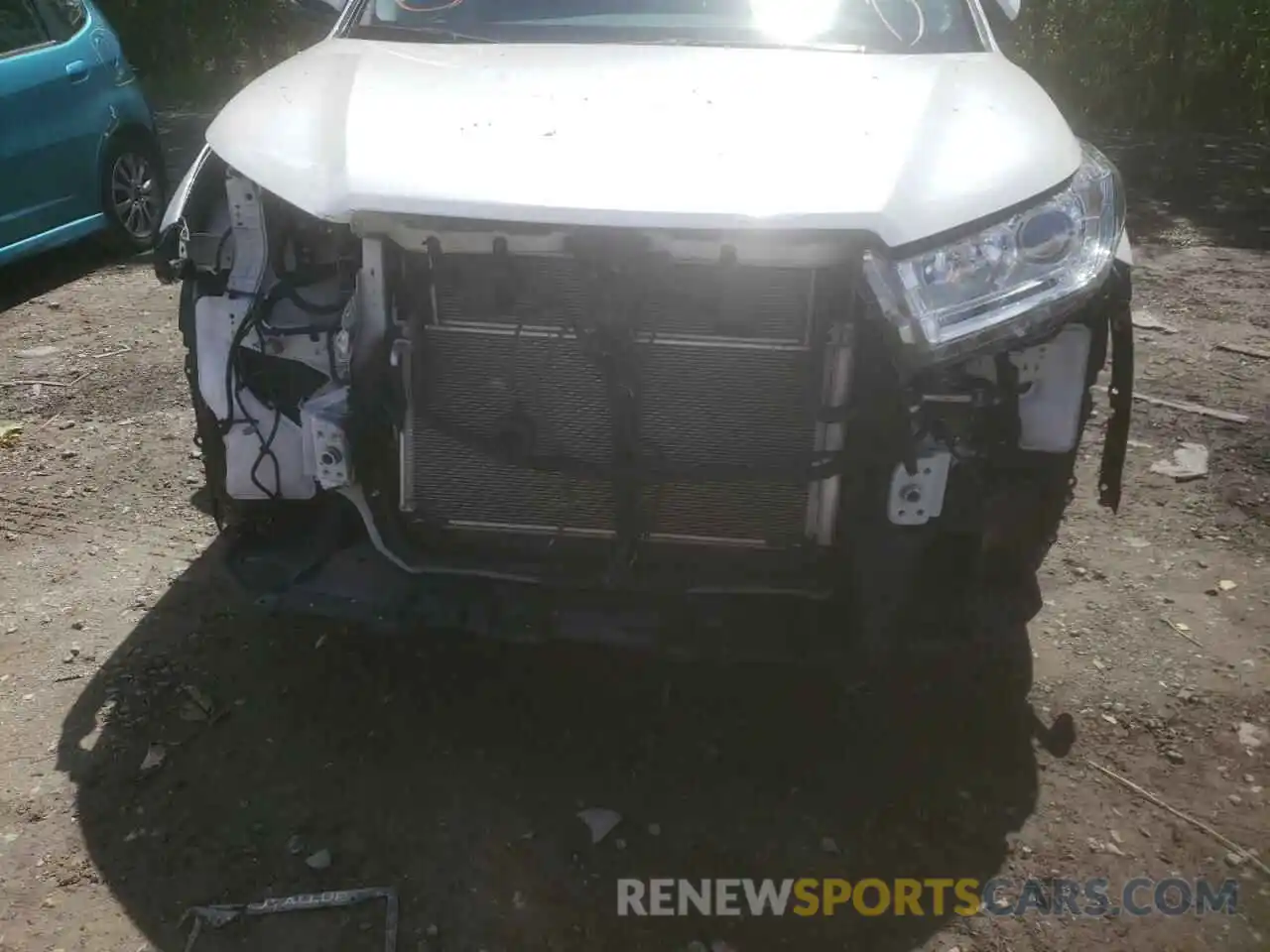 9 Photograph of a damaged car 5TDJGRFH2KS068799 TOYOTA HIGHLANDER 2019