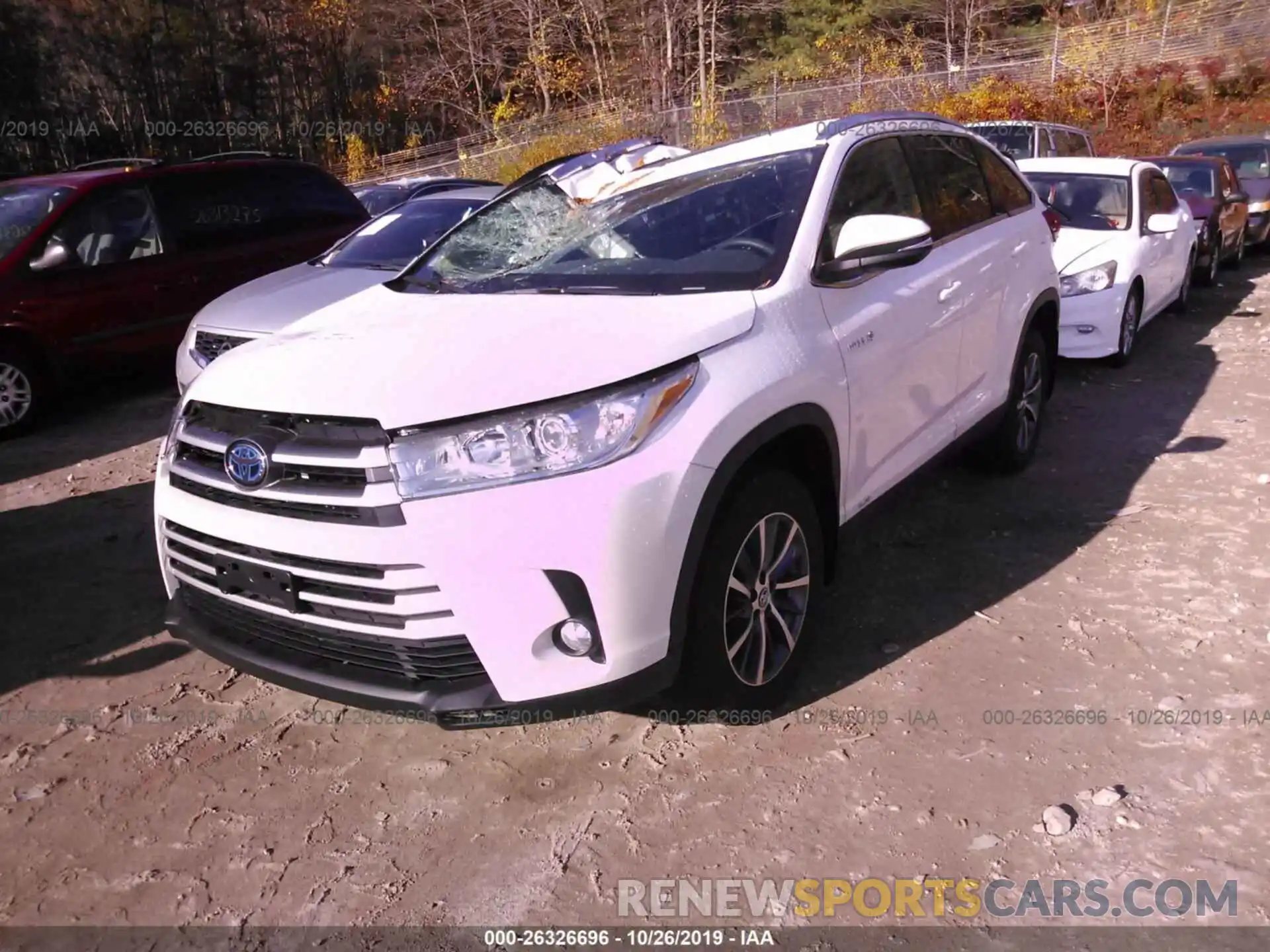 2 Photograph of a damaged car 5TDJGRFH2KS070925 TOYOTA HIGHLANDER 2019