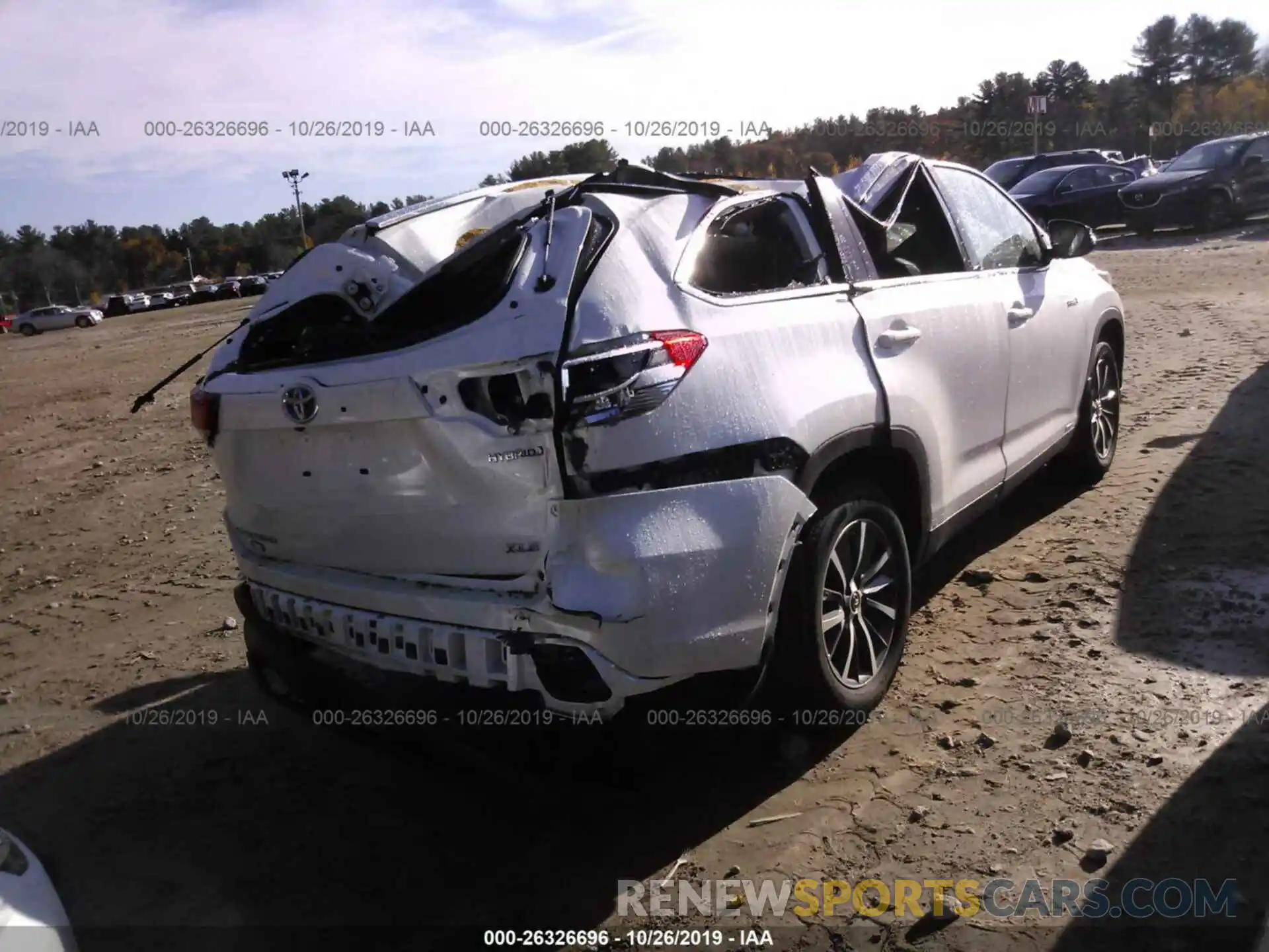 4 Photograph of a damaged car 5TDJGRFH2KS070925 TOYOTA HIGHLANDER 2019