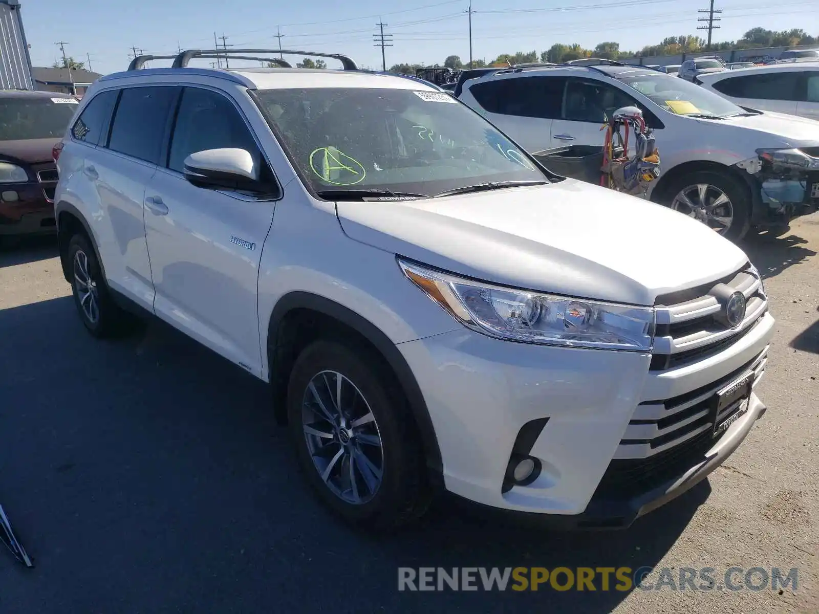 1 Photograph of a damaged car 5TDJGRFH2KS078474 TOYOTA HIGHLANDER 2019