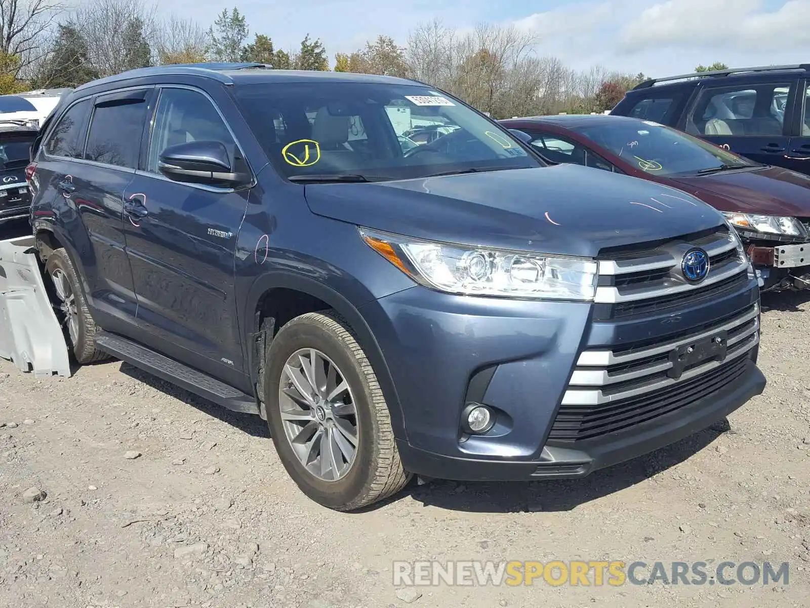 1 Photograph of a damaged car 5TDJGRFH3KS054684 TOYOTA HIGHLANDER 2019