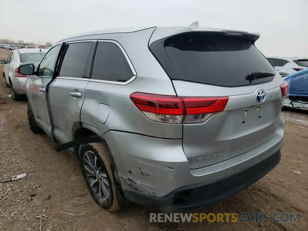 3 Photograph of a damaged car 5TDJGRFH3KS064308 TOYOTA HIGHLANDER 2019