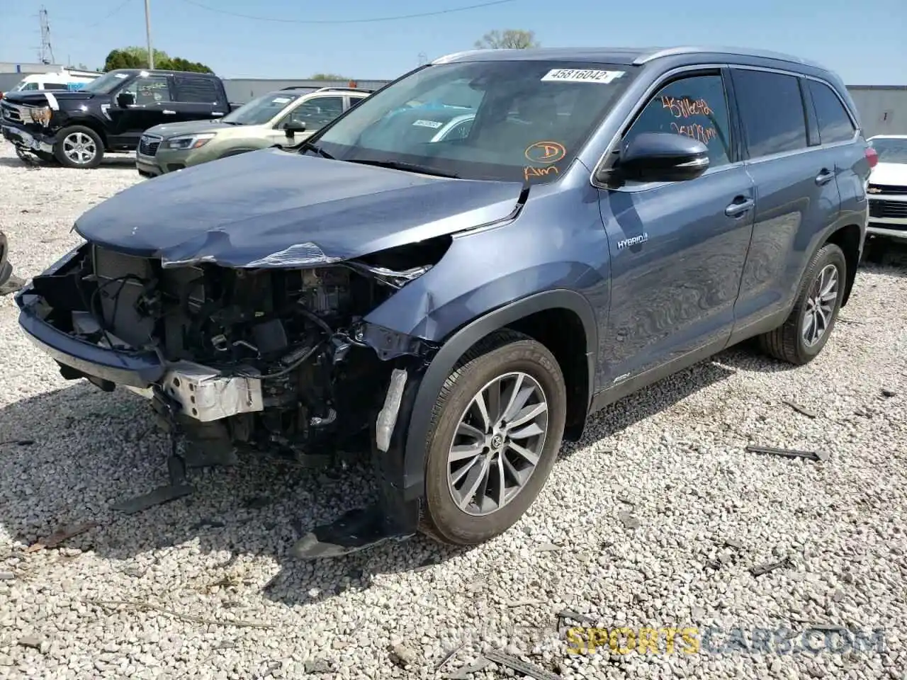 2 Photograph of a damaged car 5TDJGRFH4KS052815 TOYOTA HIGHLANDER 2019