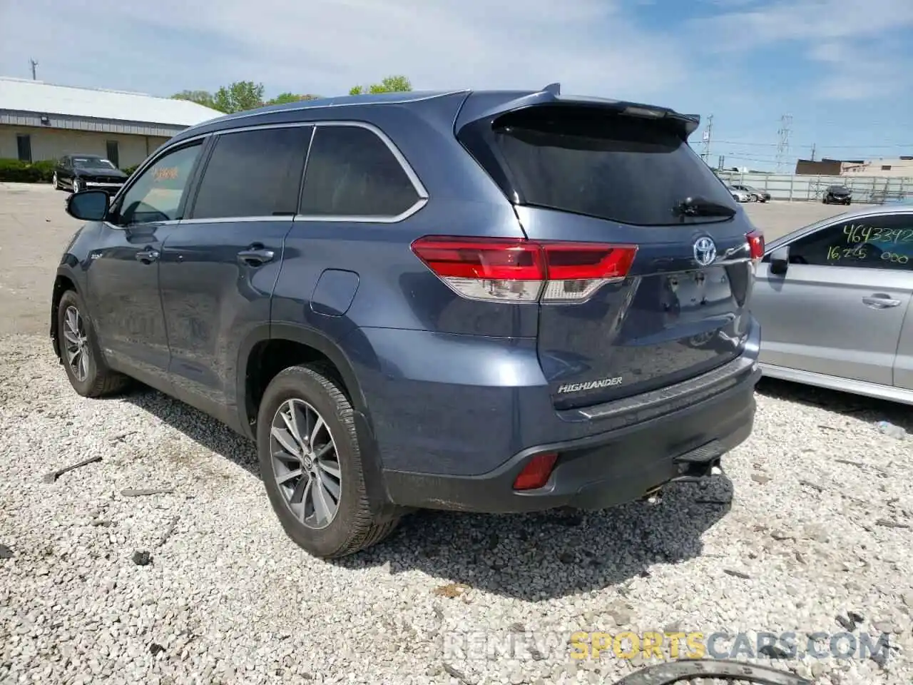 3 Photograph of a damaged car 5TDJGRFH4KS052815 TOYOTA HIGHLANDER 2019