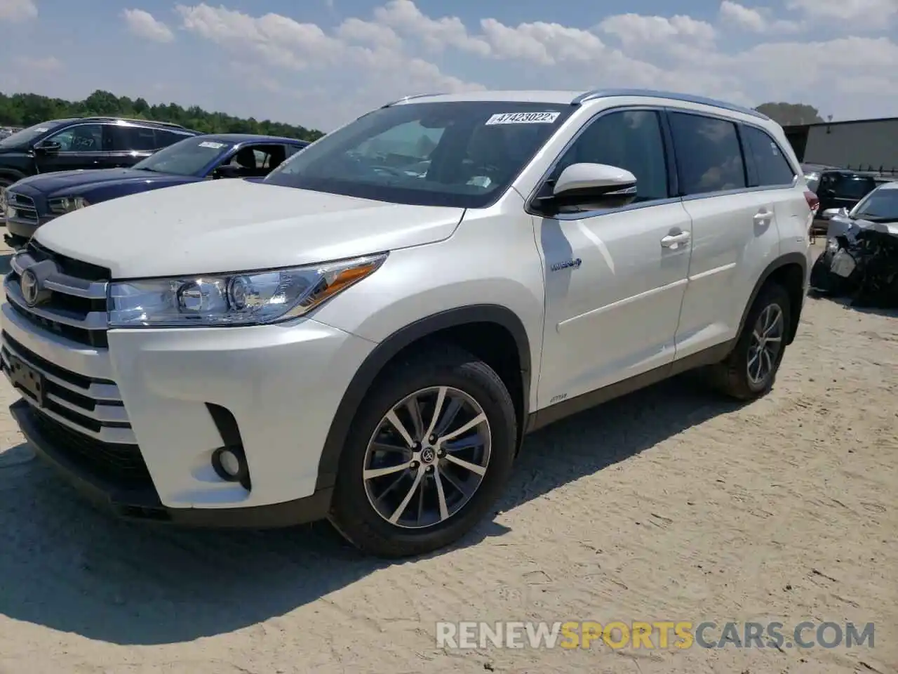 2 Photograph of a damaged car 5TDJGRFH4KS054497 TOYOTA HIGHLANDER 2019