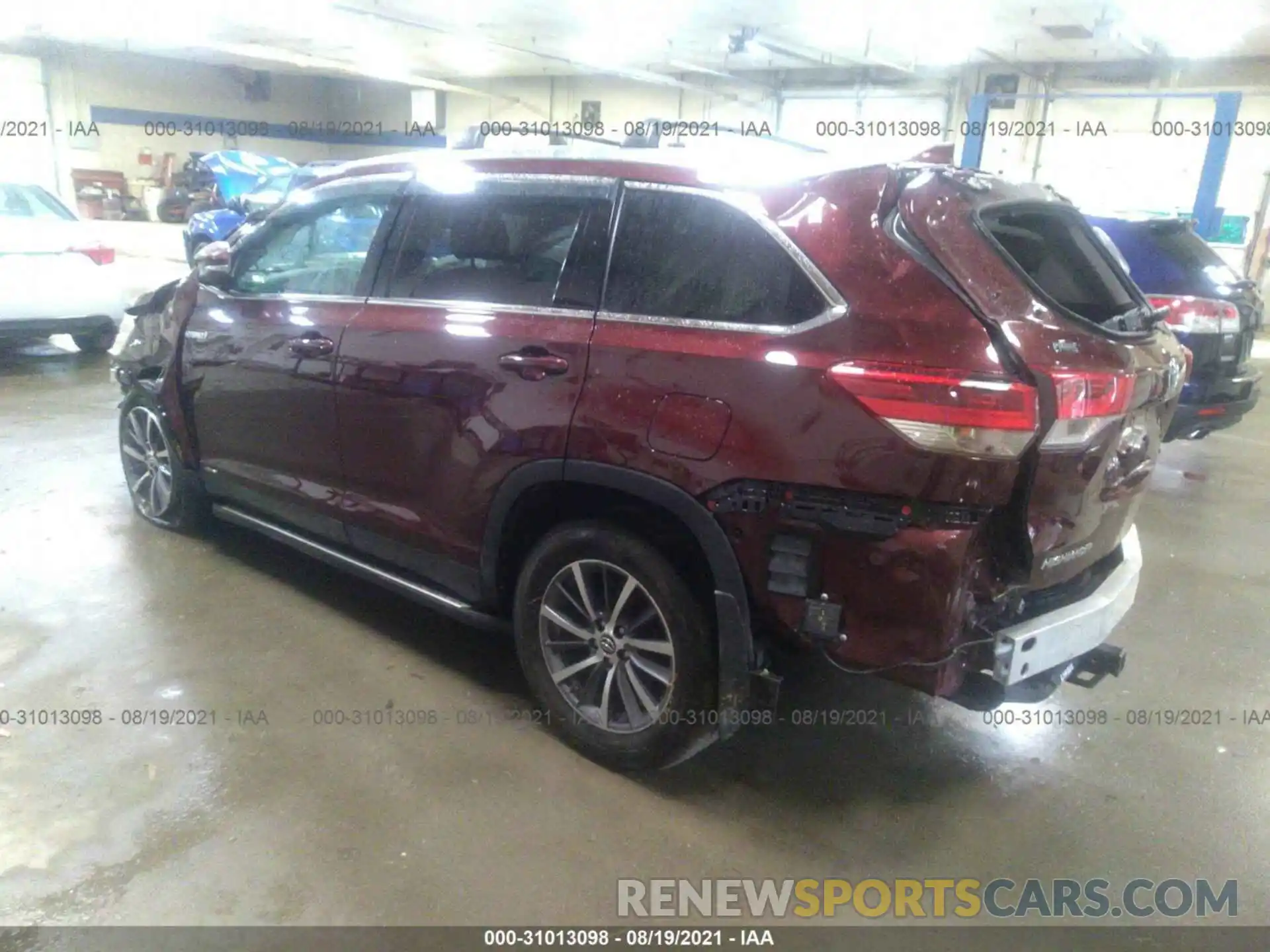 3 Photograph of a damaged car 5TDJGRFH4KS059070 TOYOTA HIGHLANDER 2019