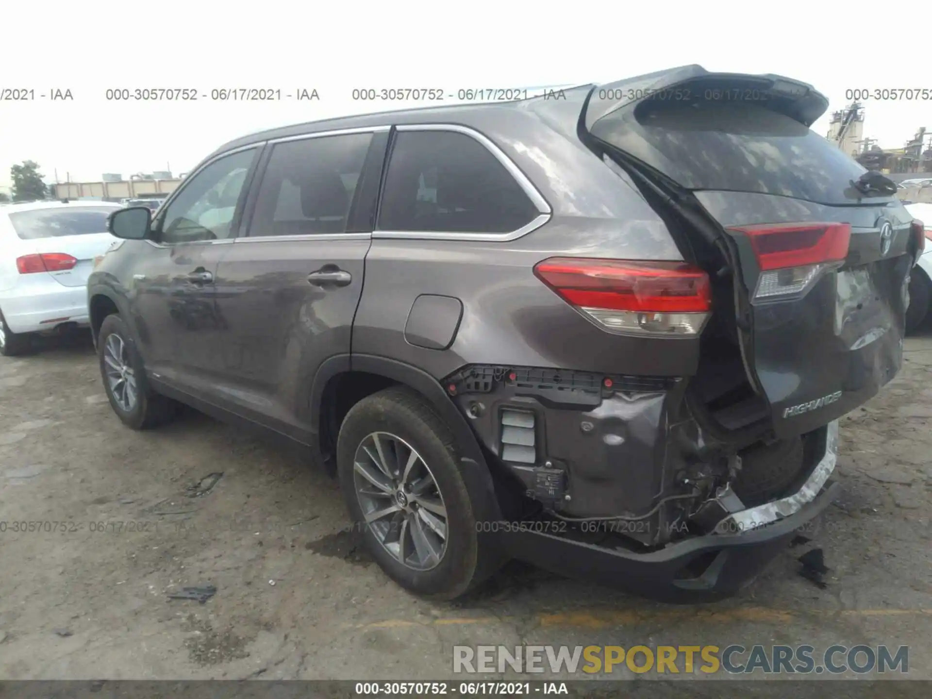 3 Photograph of a damaged car 5TDJGRFH4KS073664 TOYOTA HIGHLANDER 2019