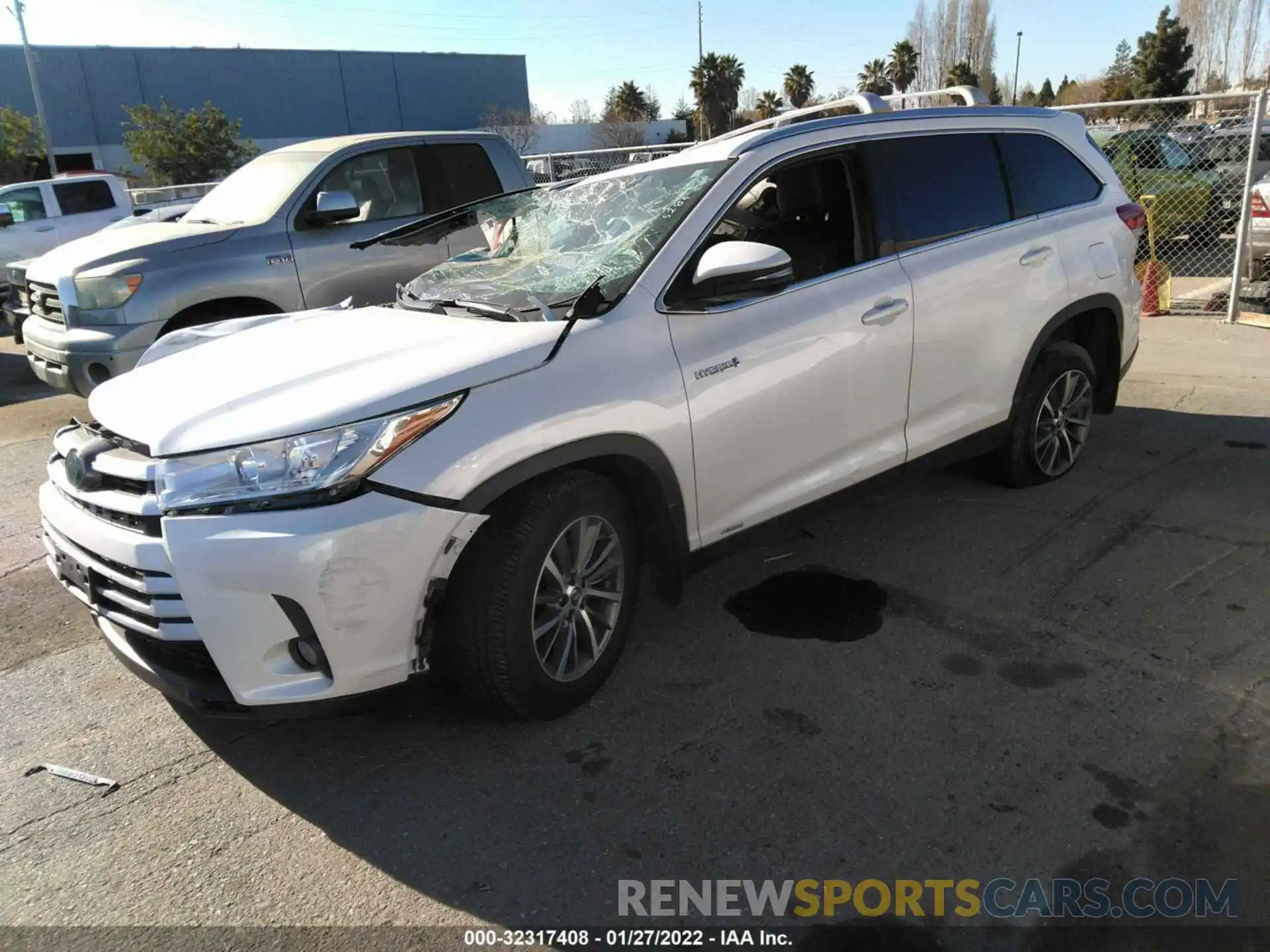 2 Photograph of a damaged car 5TDJGRFH4KS075284 TOYOTA HIGHLANDER 2019