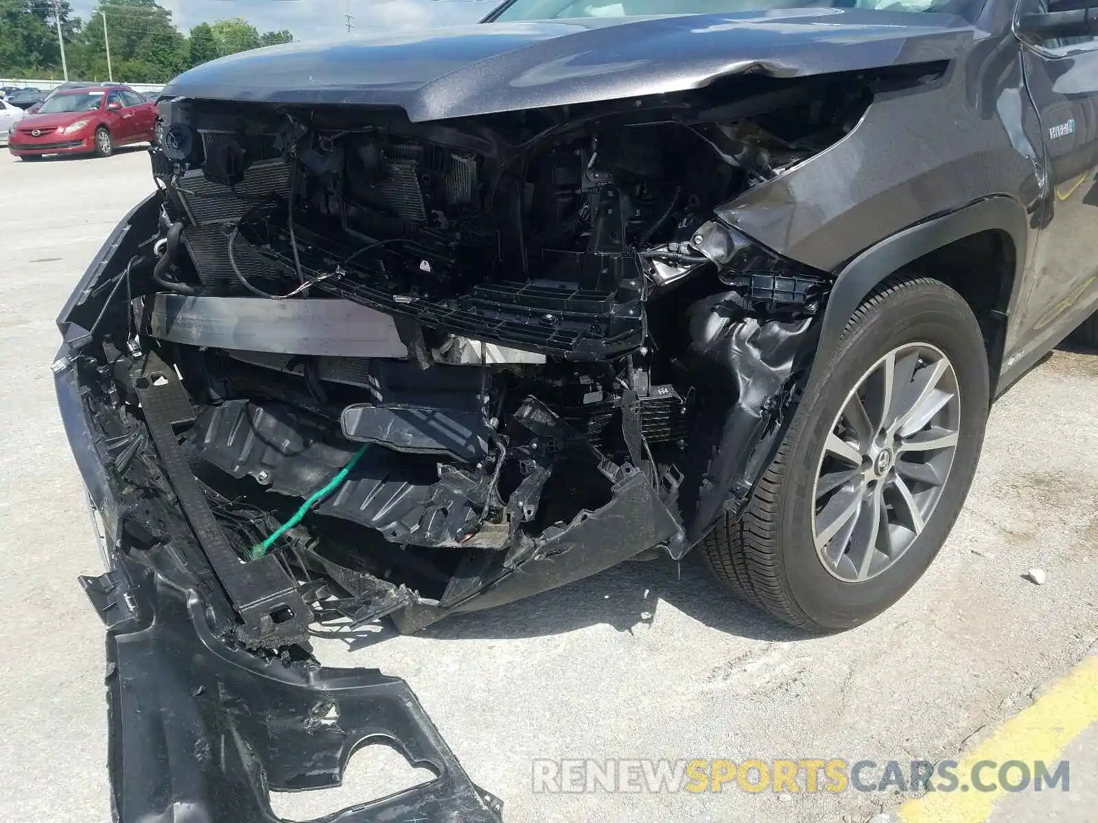 9 Photograph of a damaged car 5TDJGRFH4KS076998 TOYOTA HIGHLANDER 2019