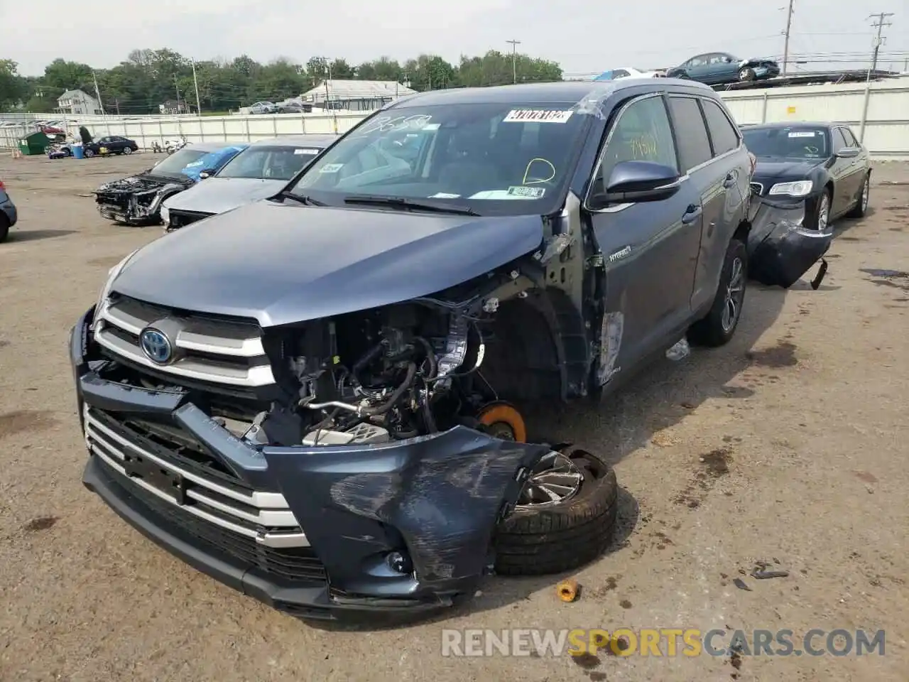 2 Photograph of a damaged car 5TDJGRFH4KS078993 TOYOTA HIGHLANDER 2019