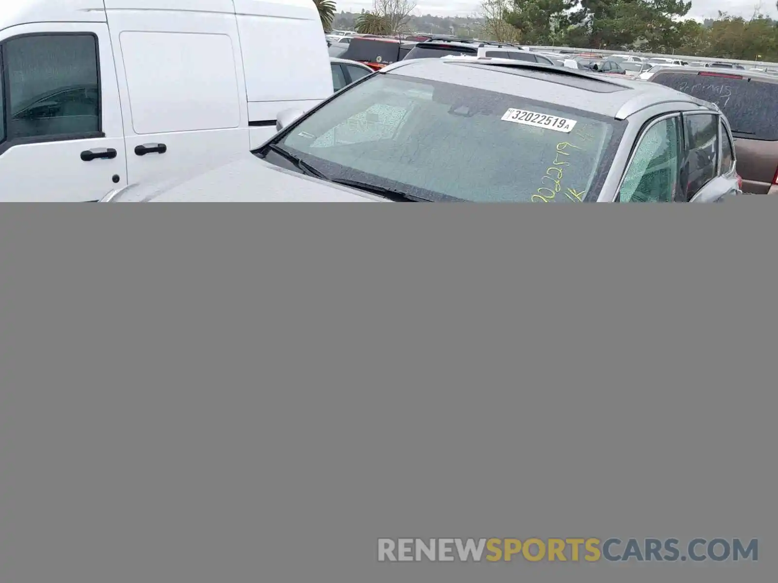 2 Photograph of a damaged car 5TDJGRFH5KS056369 TOYOTA HIGHLANDER 2019