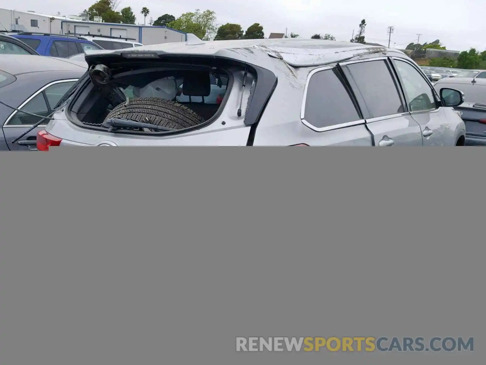 4 Photograph of a damaged car 5TDJGRFH5KS056369 TOYOTA HIGHLANDER 2019