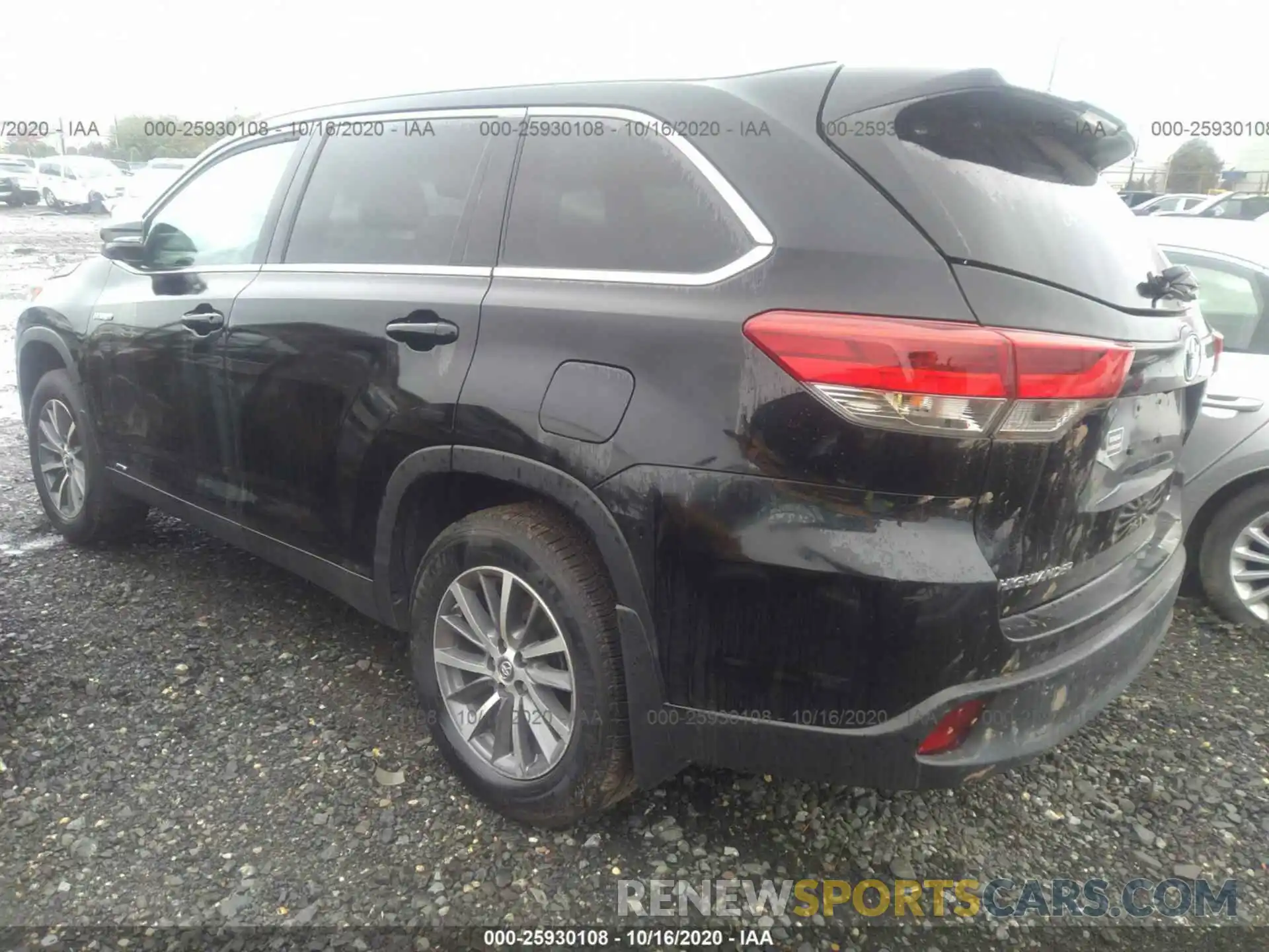 3 Photograph of a damaged car 5TDJGRFH5KS057182 TOYOTA HIGHLANDER 2019