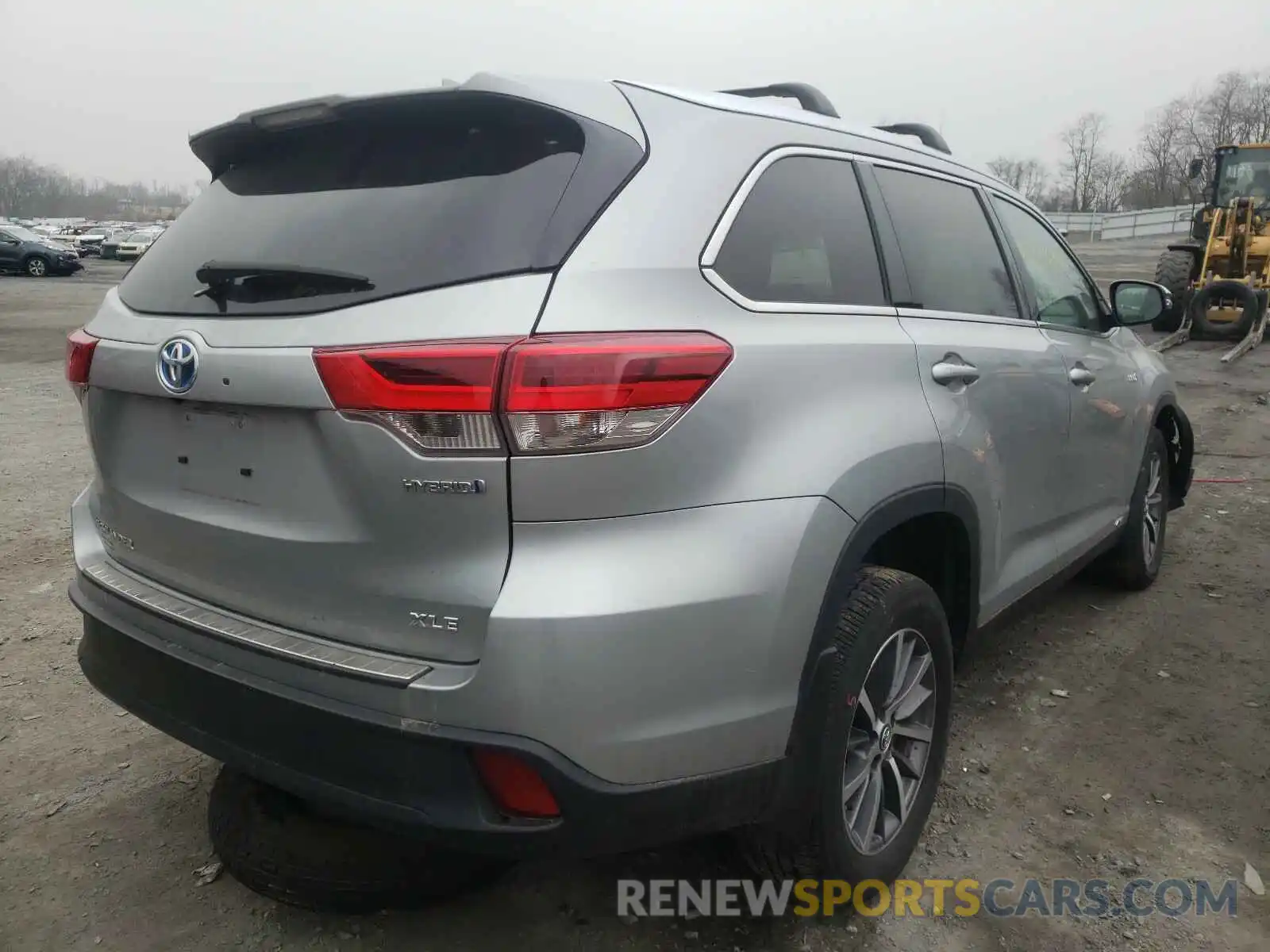 4 Photograph of a damaged car 5TDJGRFH5KS059322 TOYOTA HIGHLANDER 2019