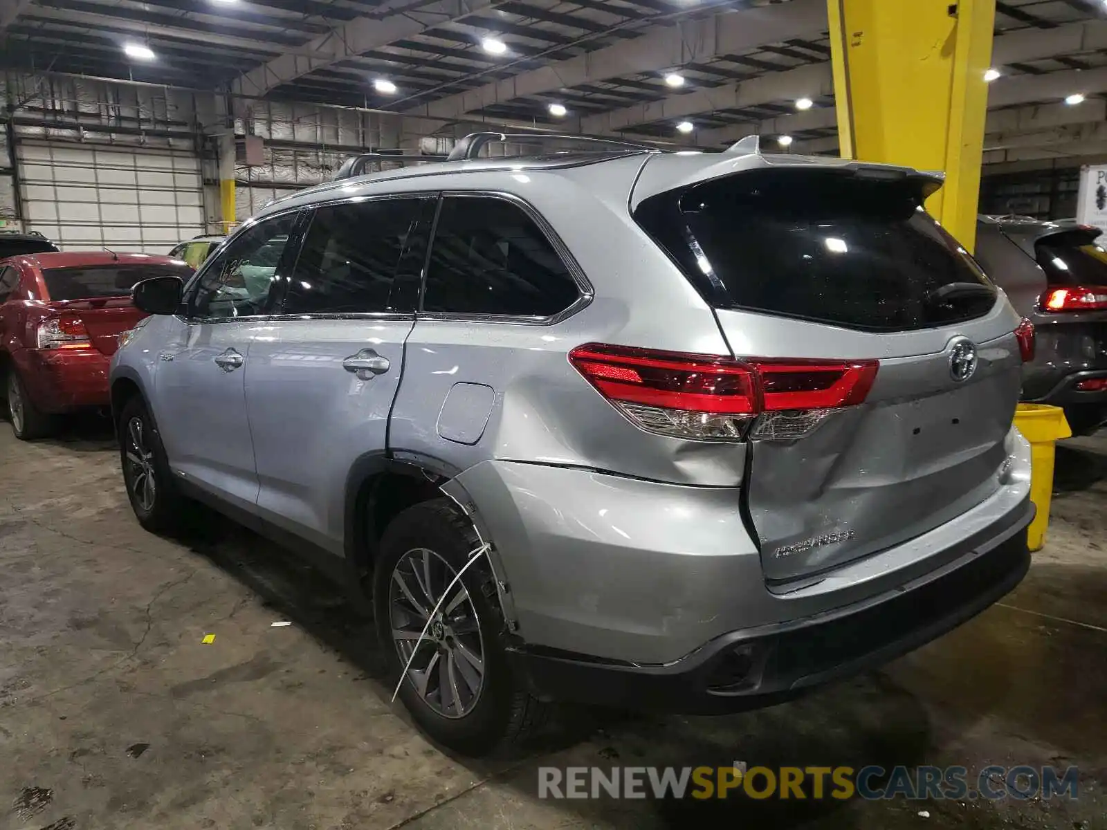 3 Photograph of a damaged car 5TDJGRFH5KS062544 TOYOTA HIGHLANDER 2019