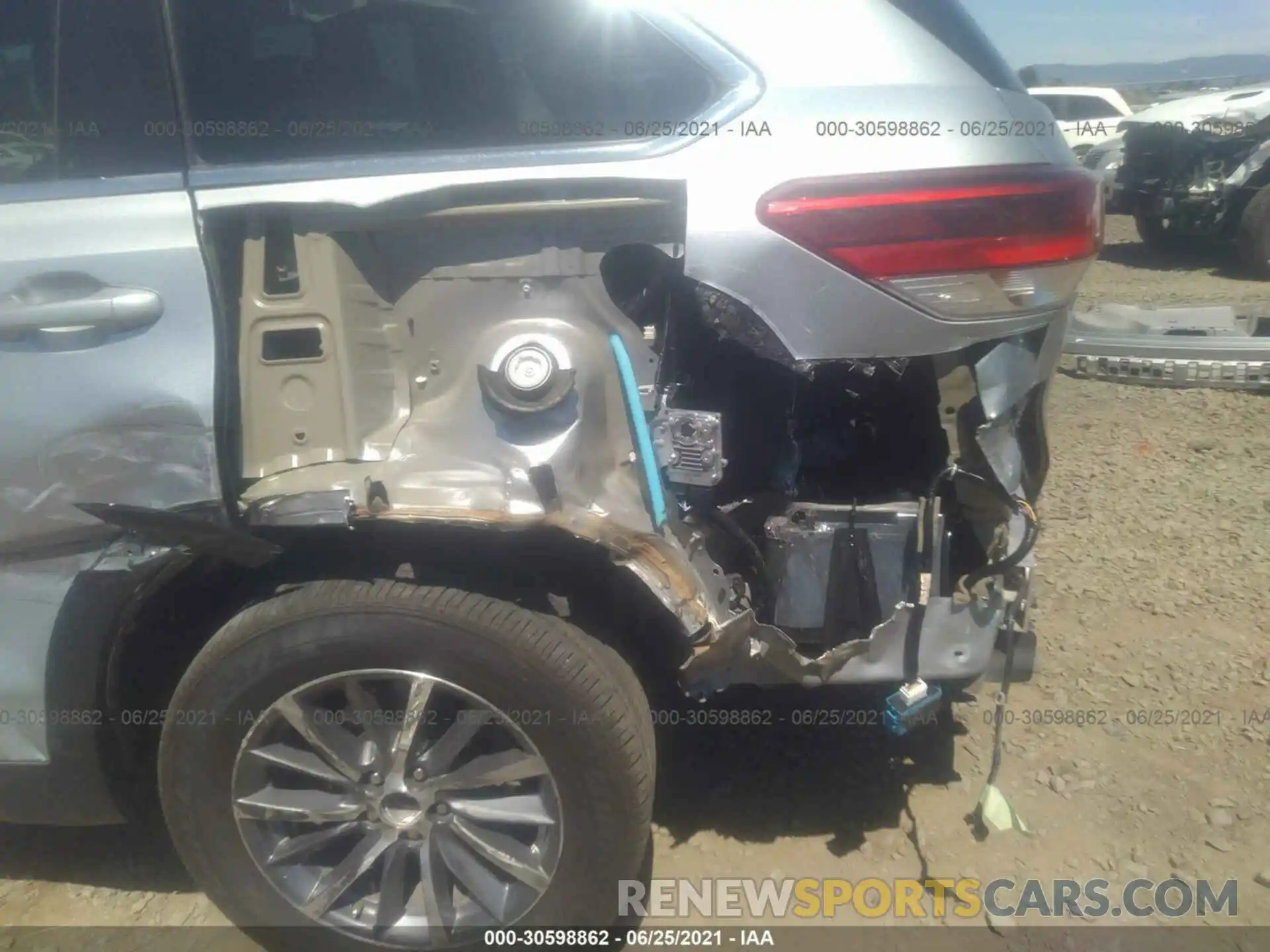 6 Photograph of a damaged car 5TDJGRFH5KS062849 TOYOTA HIGHLANDER 2019