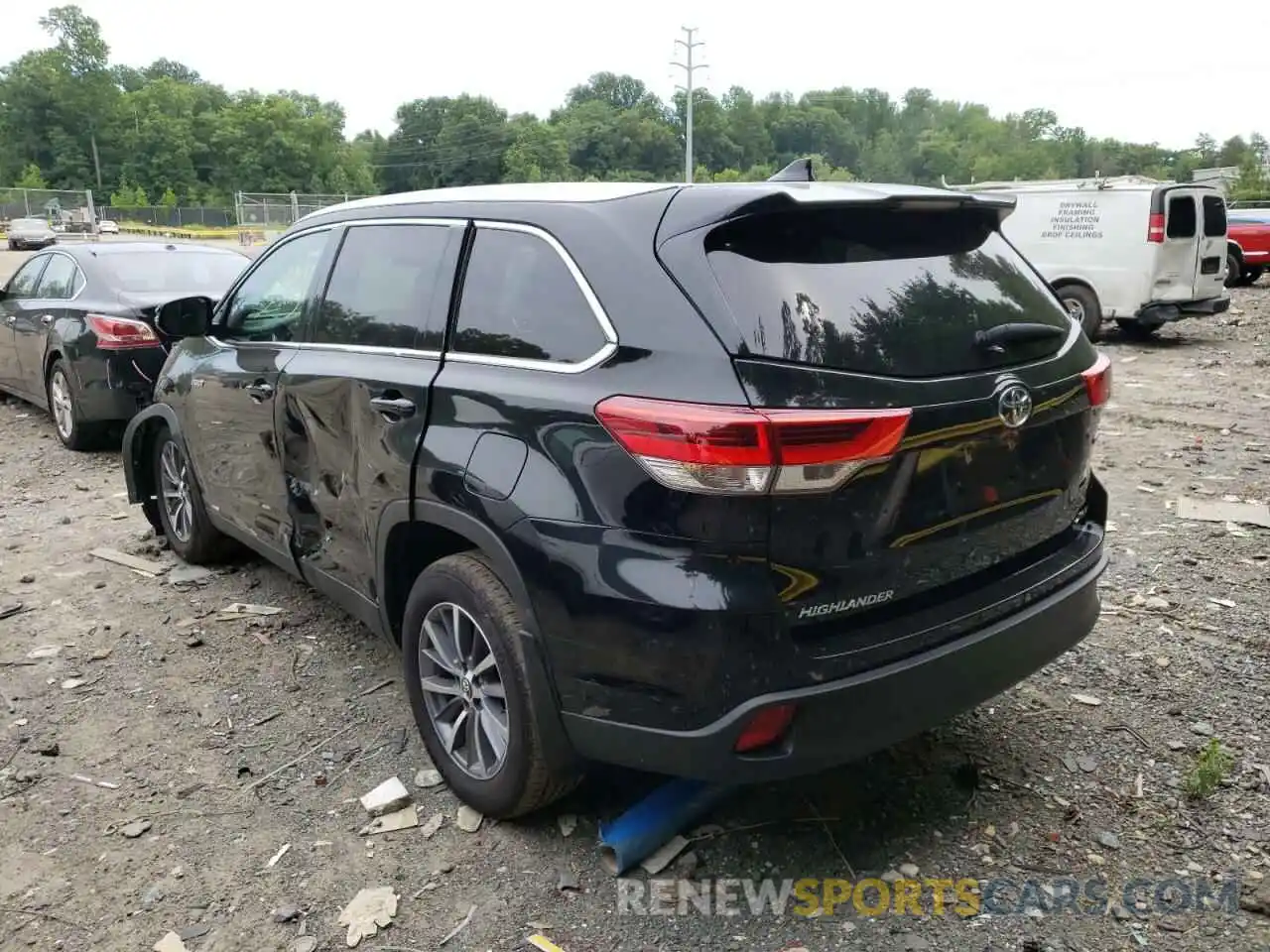 3 Photograph of a damaged car 5TDJGRFH5KS065136 TOYOTA HIGHLANDER 2019