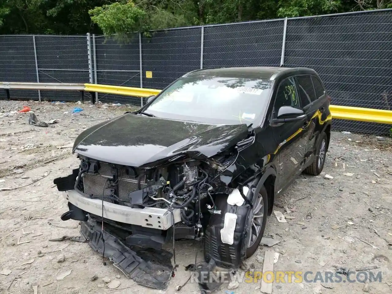 9 Photograph of a damaged car 5TDJGRFH5KS065136 TOYOTA HIGHLANDER 2019