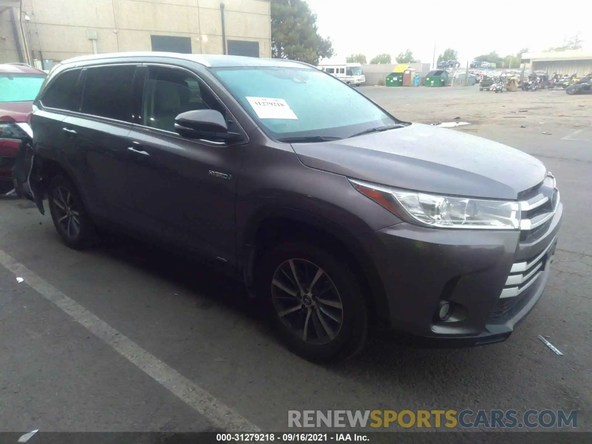 1 Photograph of a damaged car 5TDJGRFH5KS066805 TOYOTA HIGHLANDER 2019