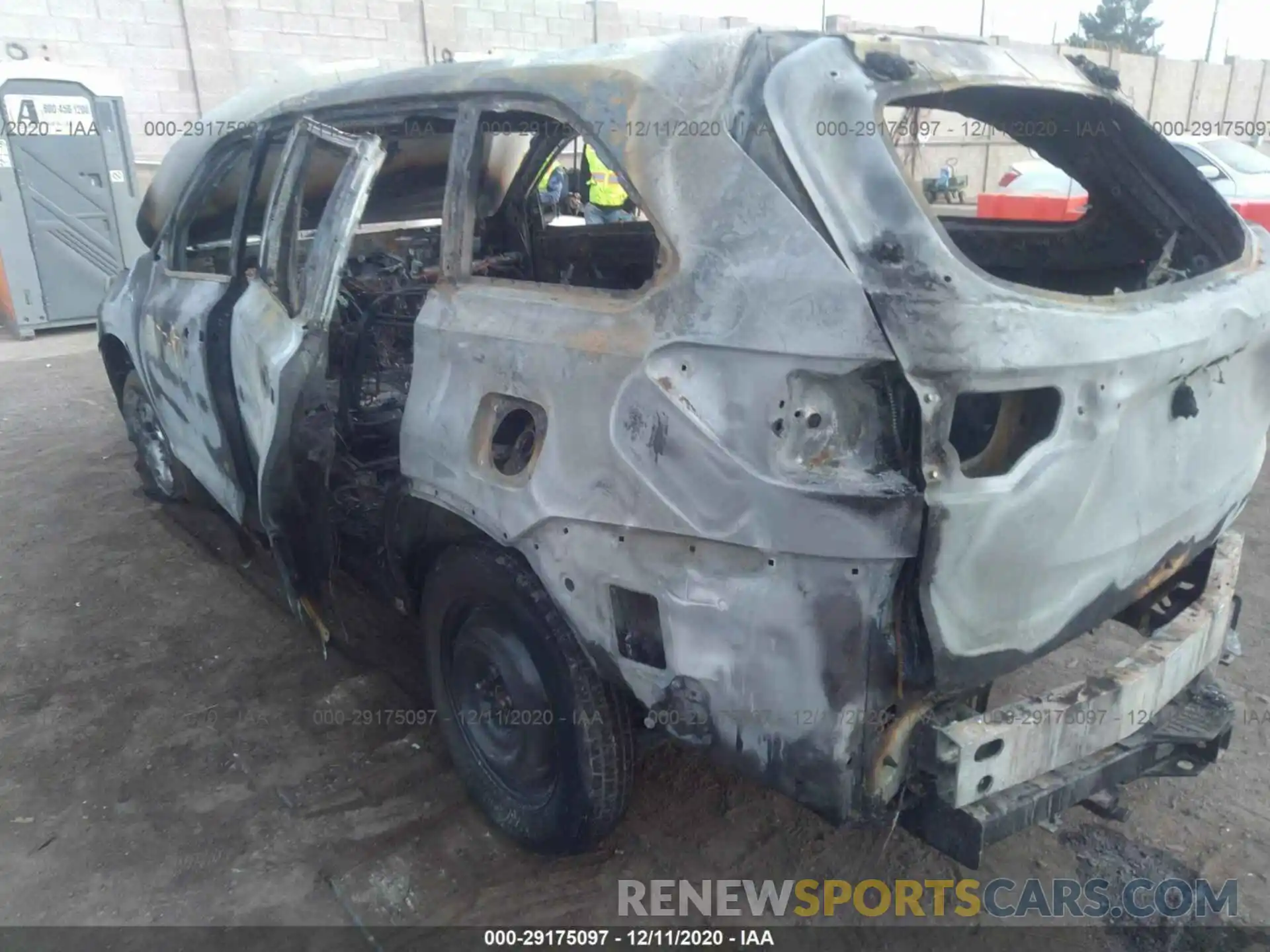 3 Photograph of a damaged car 5TDJGRFH5KS068327 TOYOTA HIGHLANDER 2019